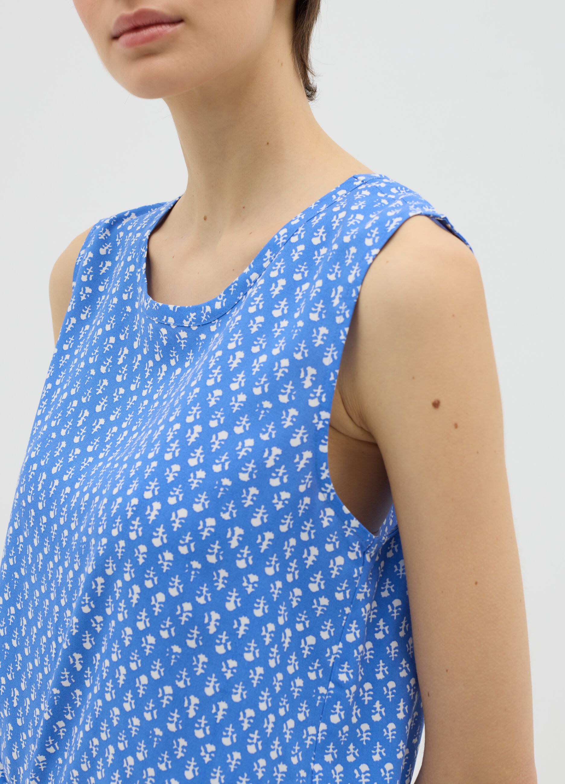 Sleeveless Blue Viscose Blouse