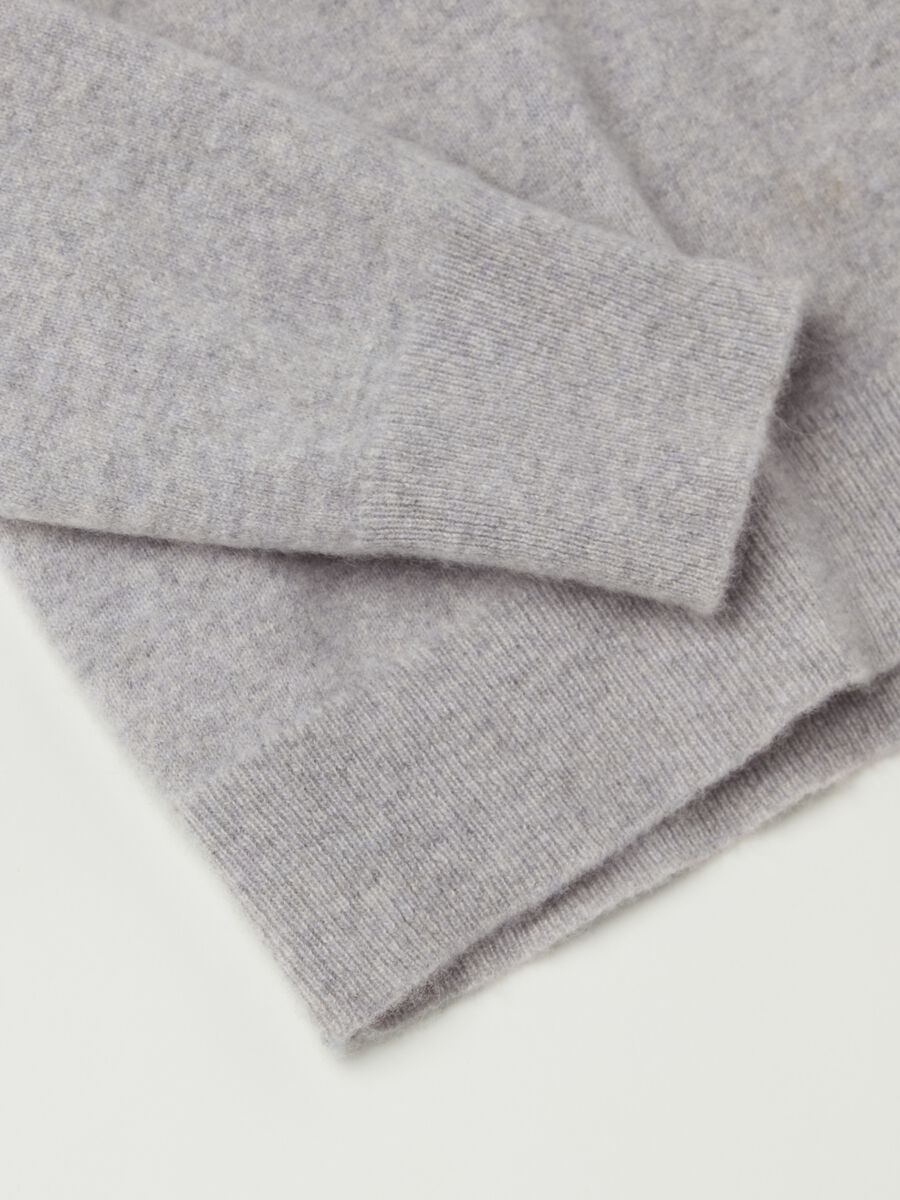 Cashmere pullover with high neck_5