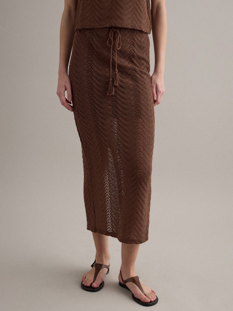 Brown maxi skirt in a regular fit with openwork design_1