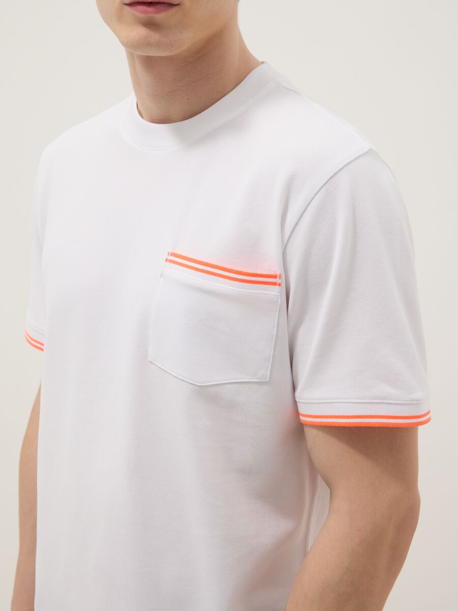 White stretch cotton T-shirt with chest pocket_3