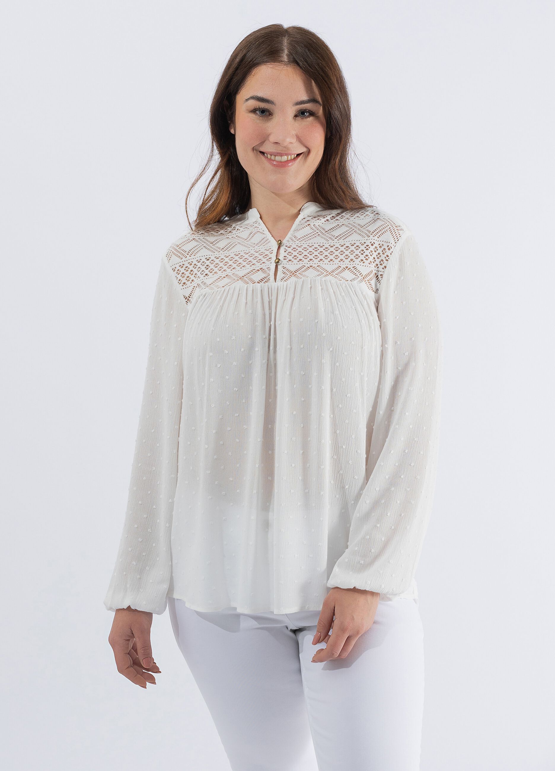 Blusa dobby con inserto crochet Curvy