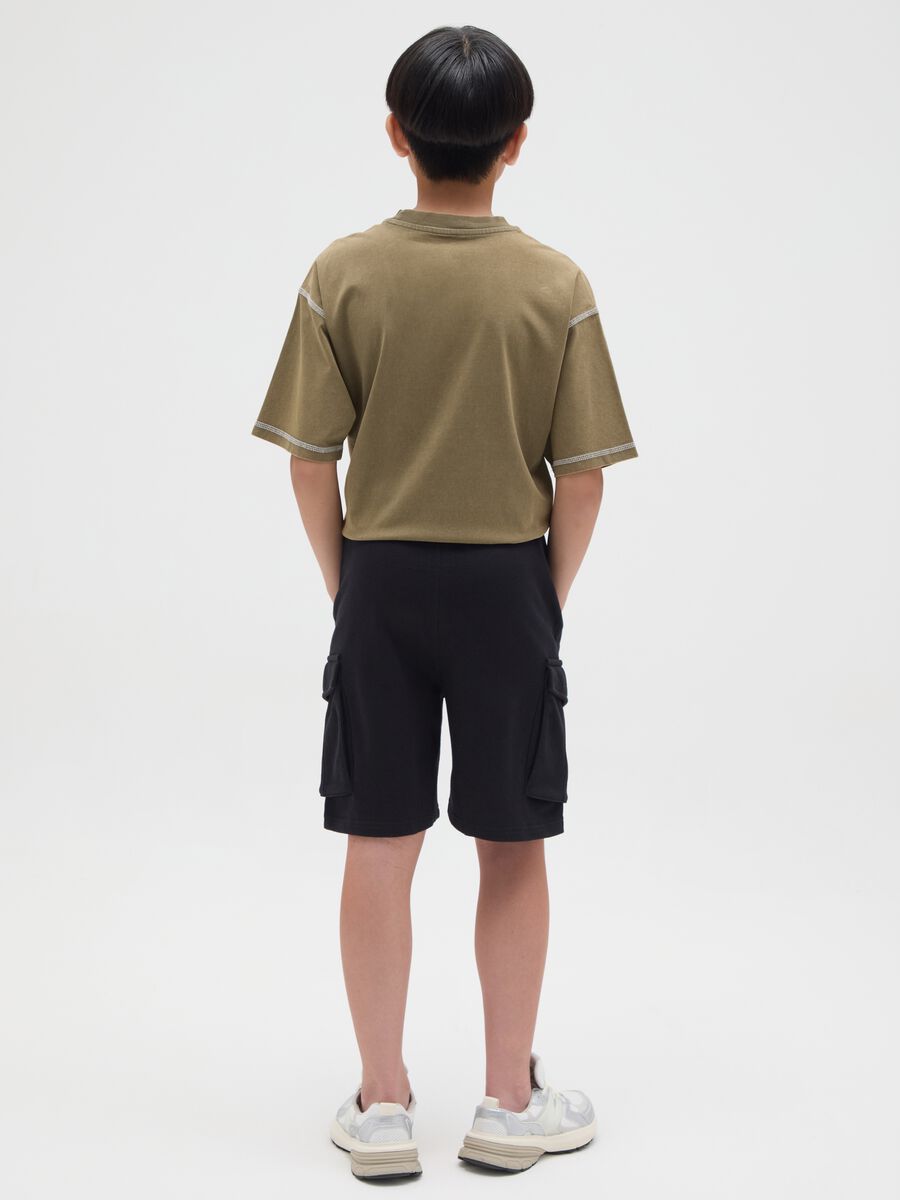 Boys' regular fit black cotton cargo shorts_1