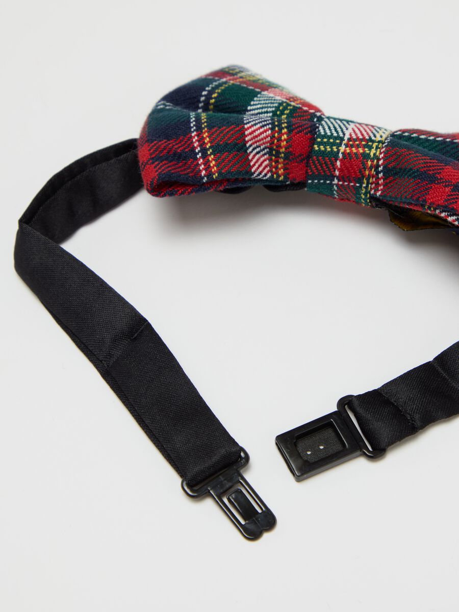 Bow tie in tartan patterned flannel_1