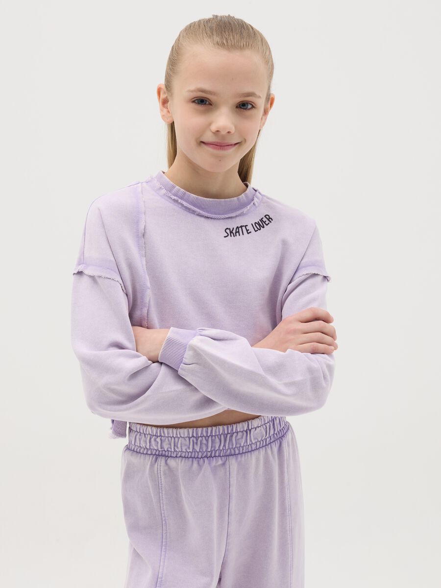 Crop sweatshirt with "Skate Lover" print_0