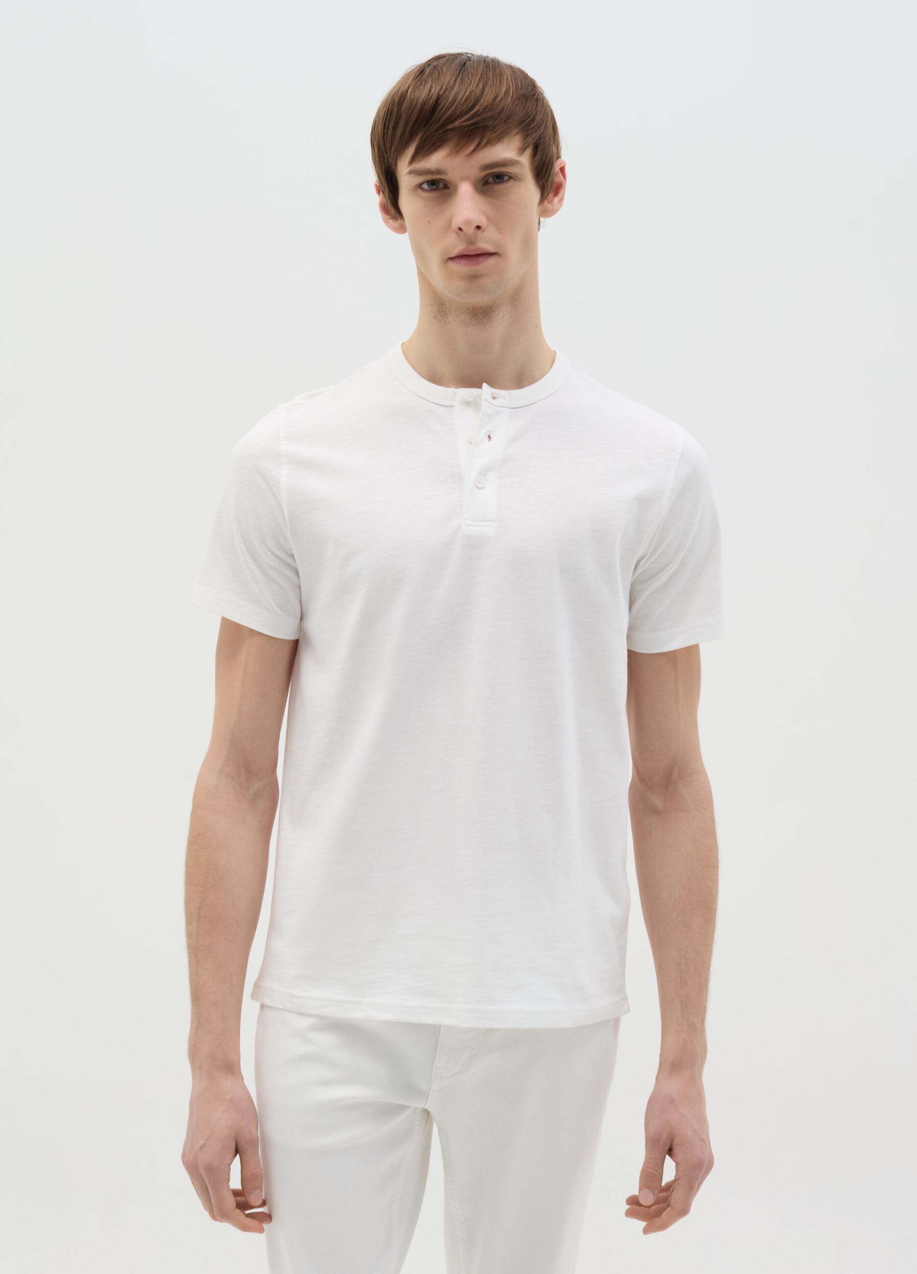 T-shirt in cotone scollo serafino