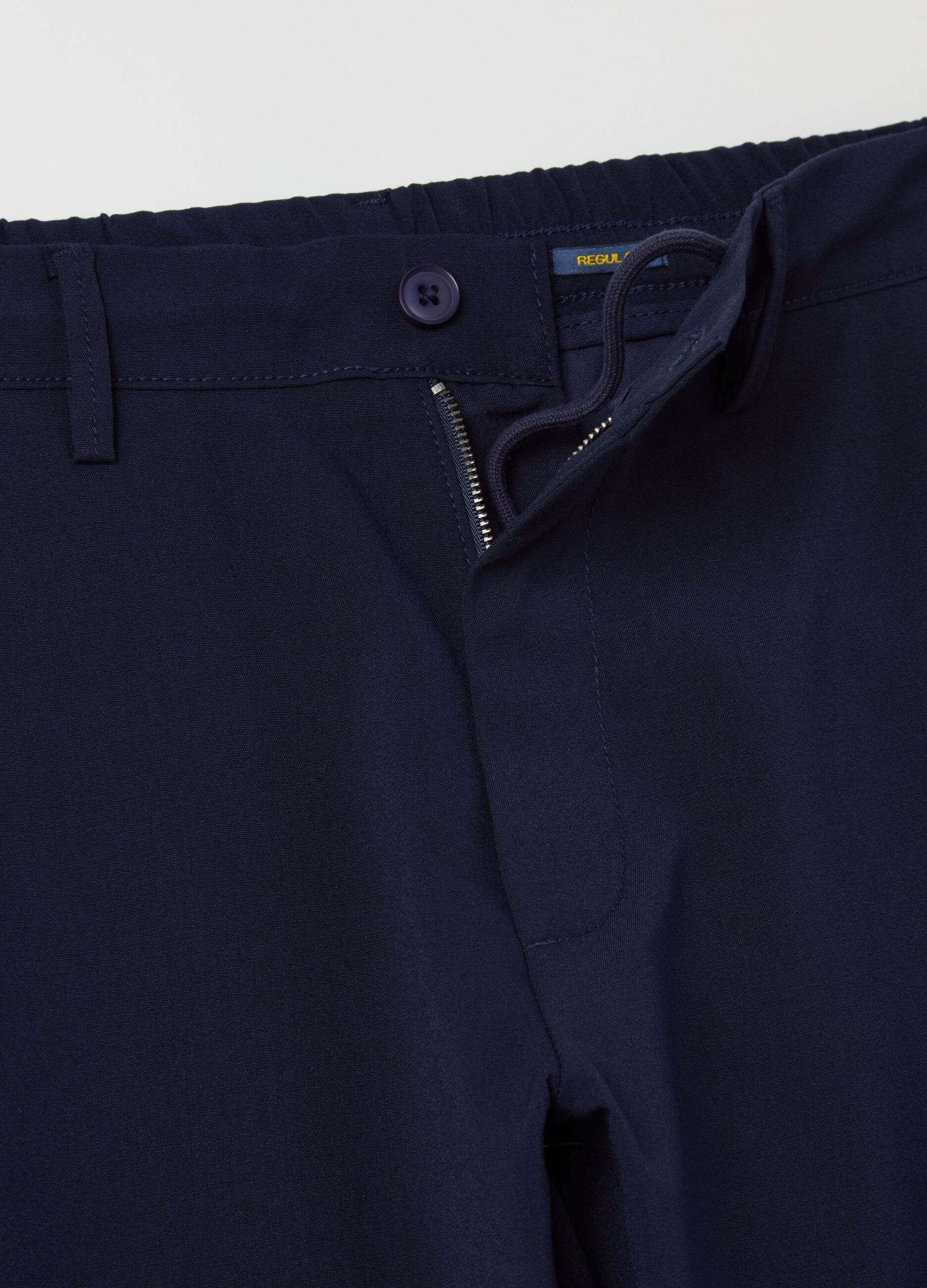 Pantalone jogger con coulisse interna