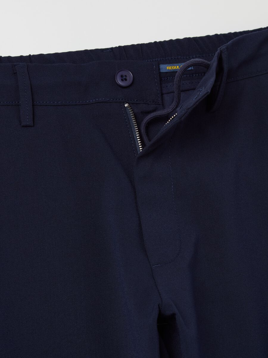 Jogger trousers with drawstring inside_5