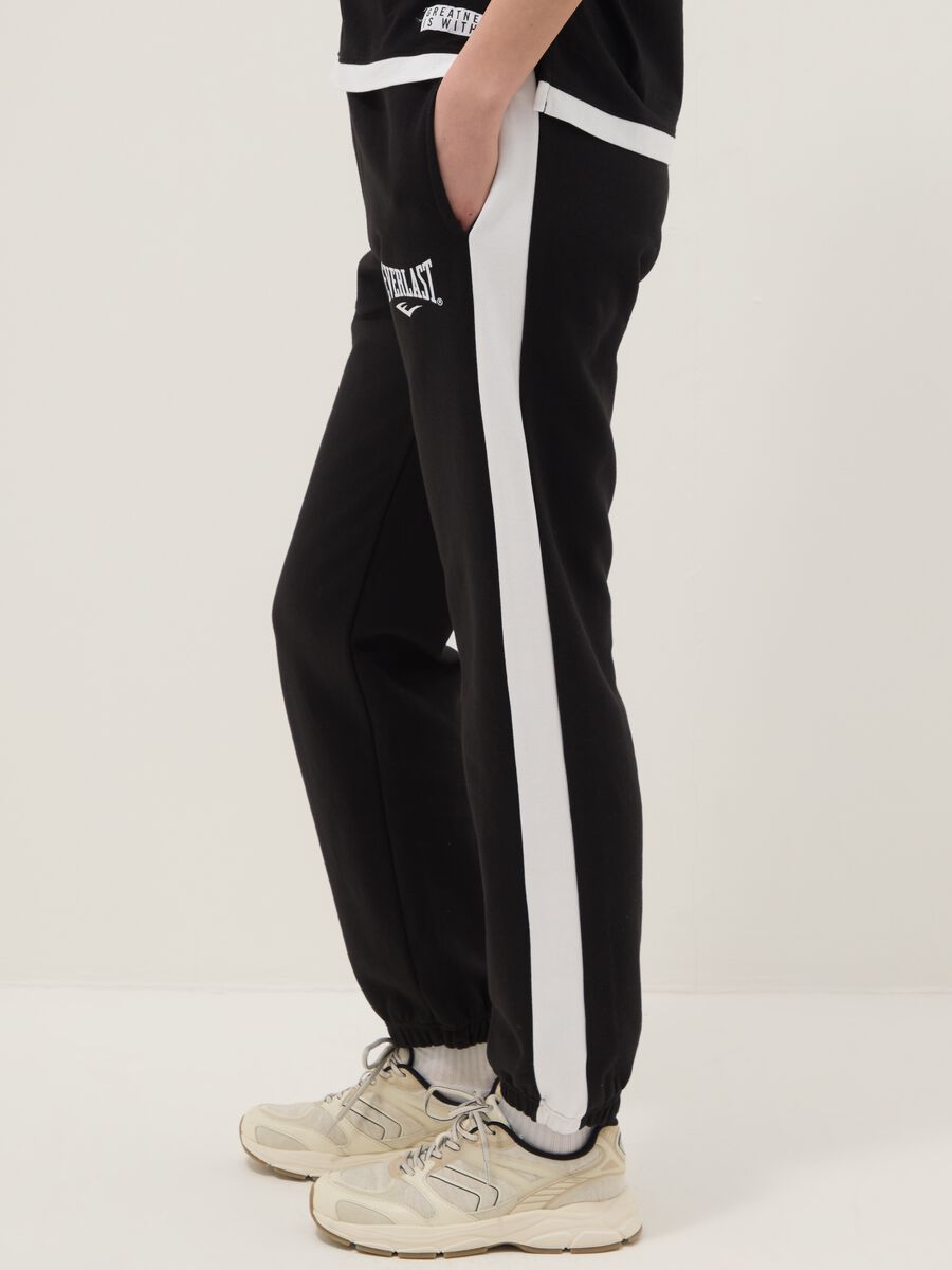 Pantaloni jogger in misto cotone a righe multicolor regular fit con logo_3