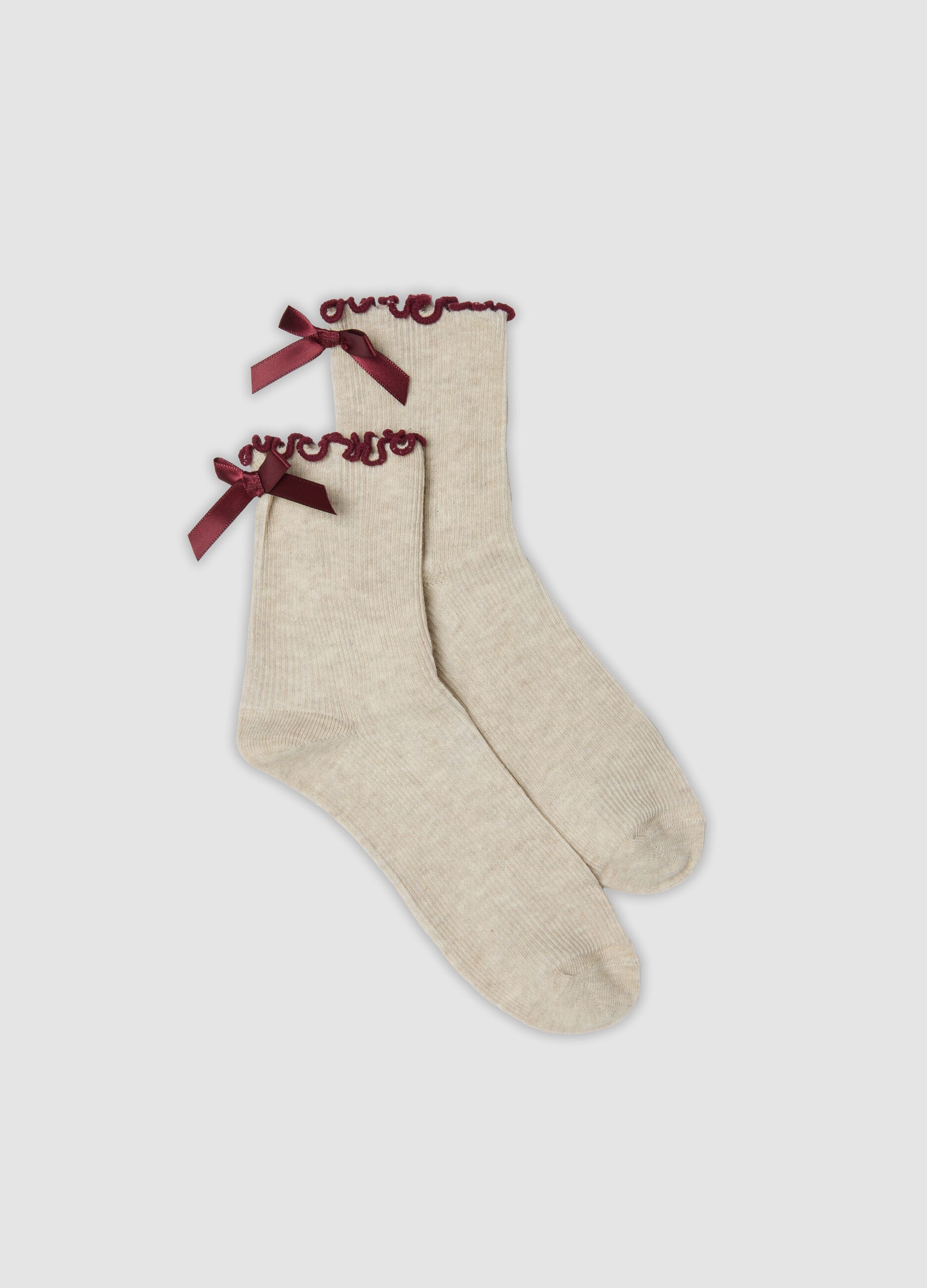 Beige organic cotton-blend socks with bow