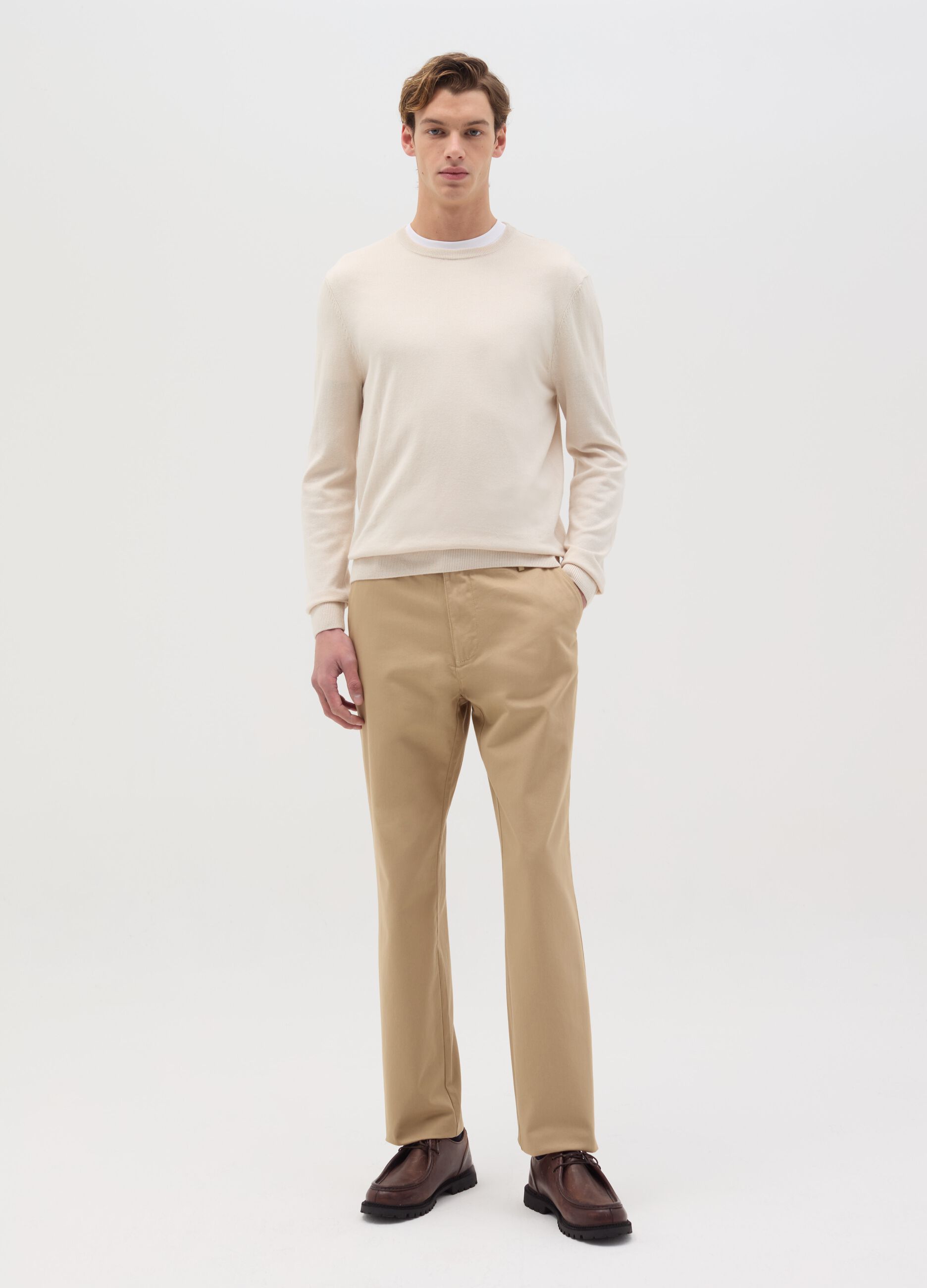 Round neck pullover
