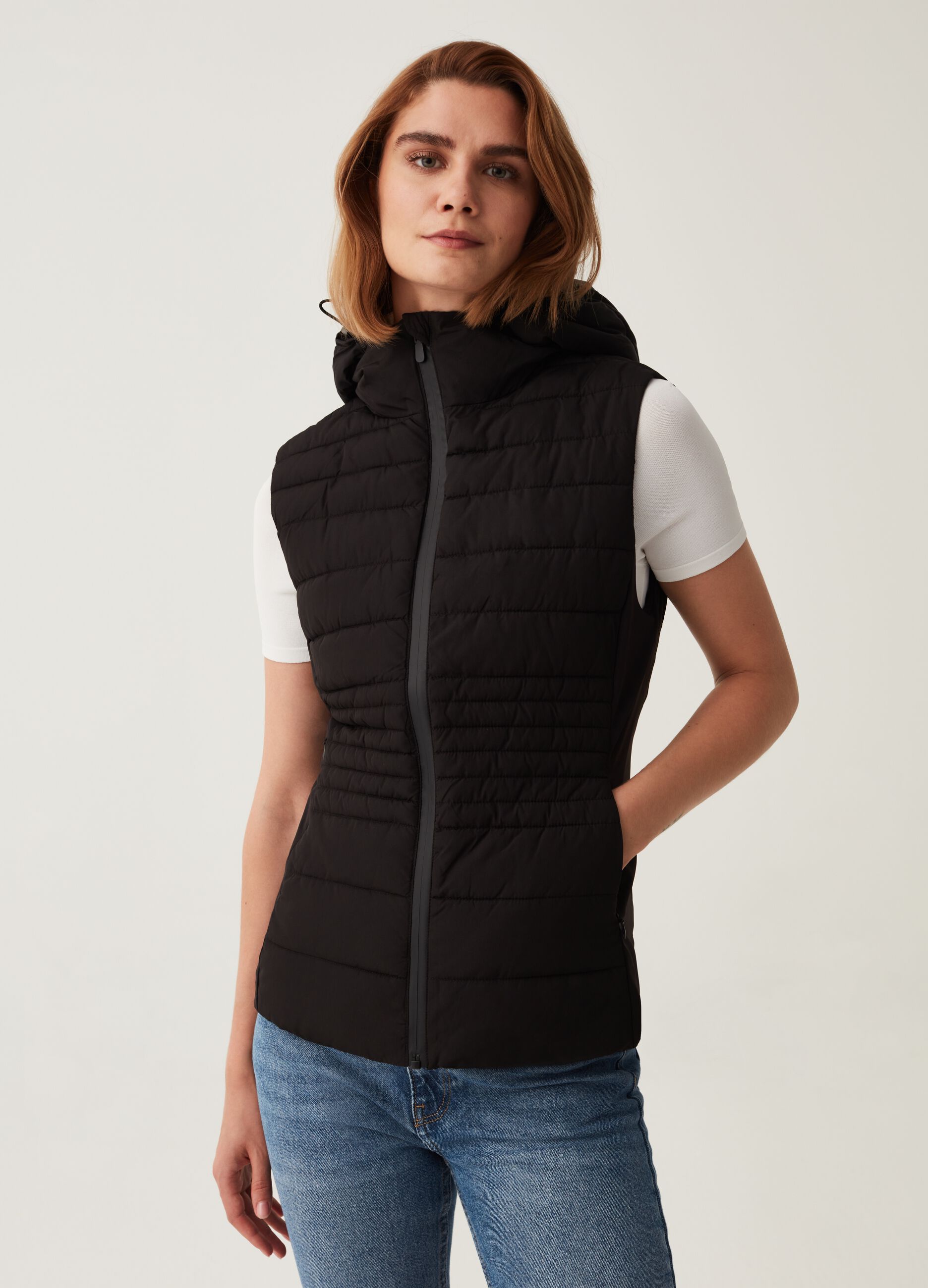 Gilet trapuntato con cappuccio_1