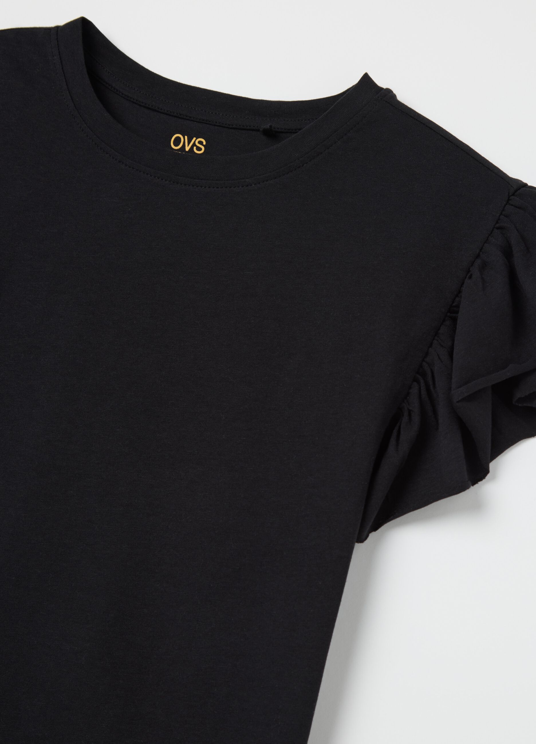 Black short-sleeved T-shirt with flounce