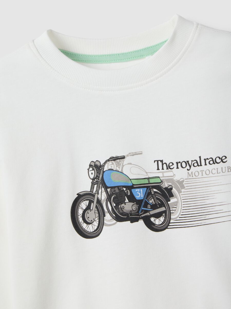 White pure cotton regular fit t-shirt with print_2