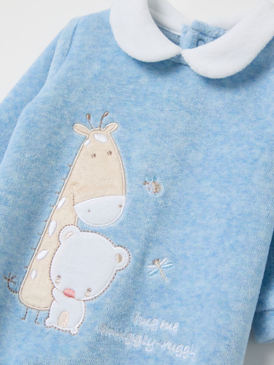 Velour onesie with feet and animals embroidery_3