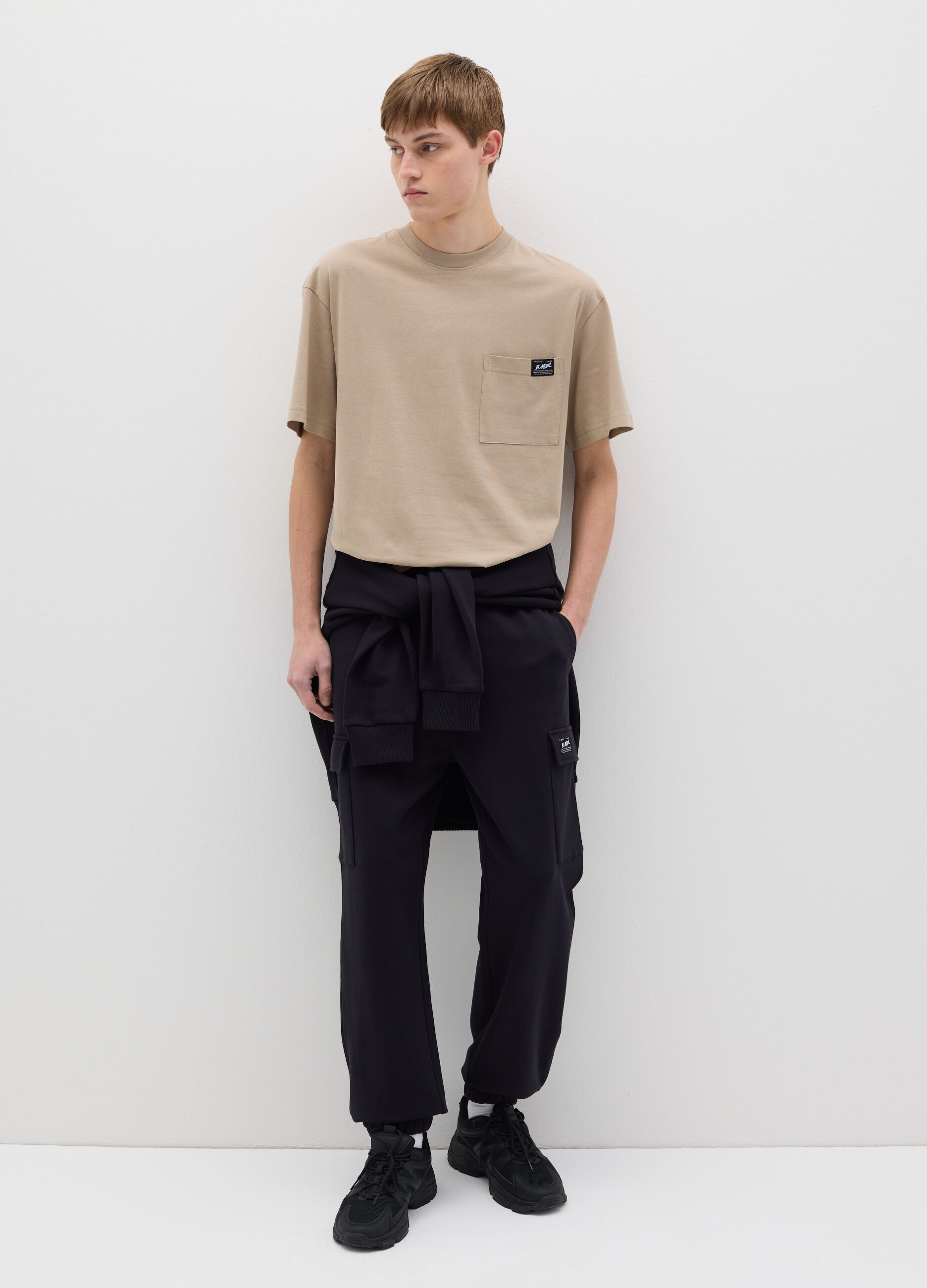 T-shirt in cotone con tasca