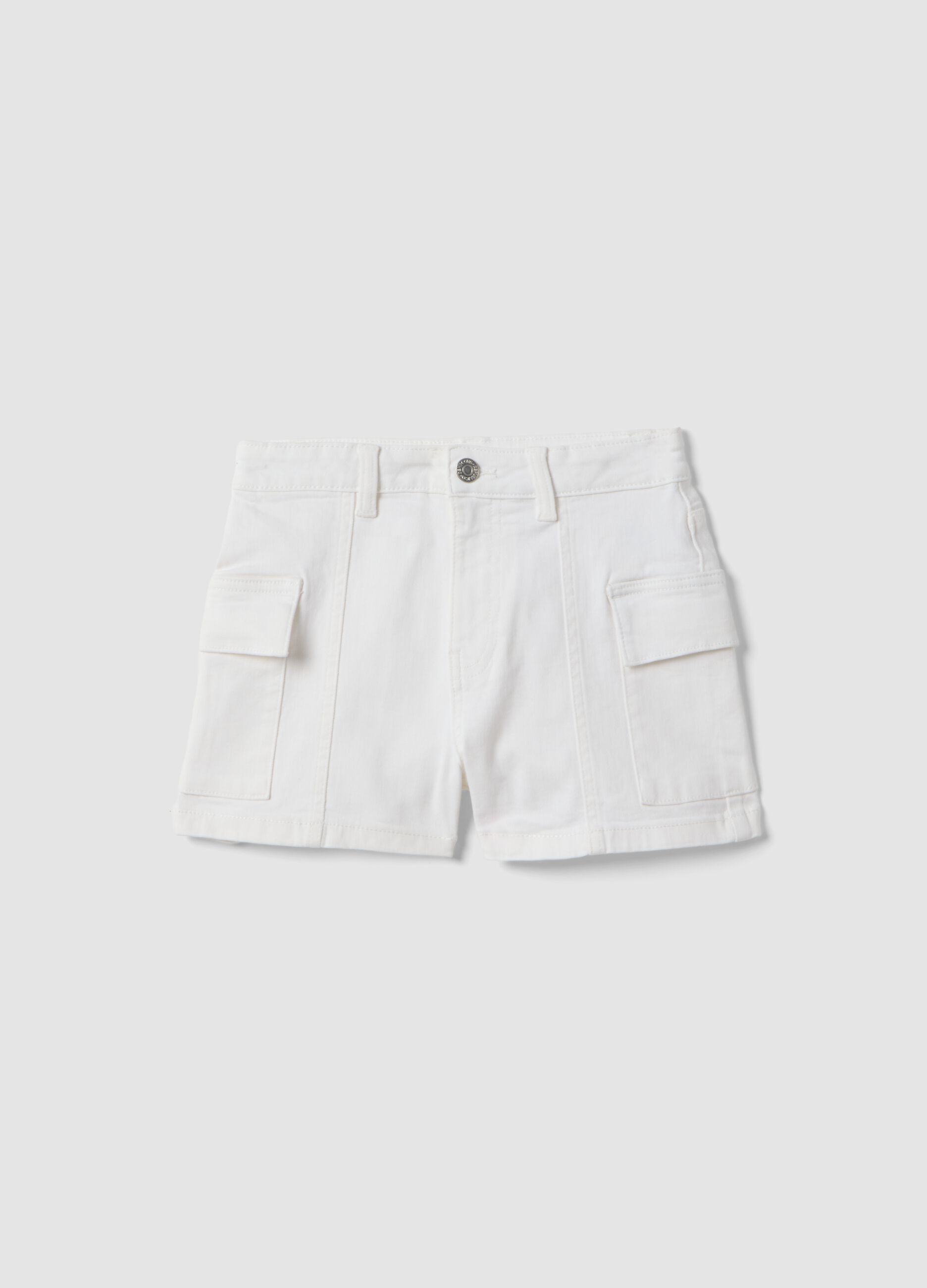 Girls&rsquo; white denim cargo shorts in stretch cotton, slim fit