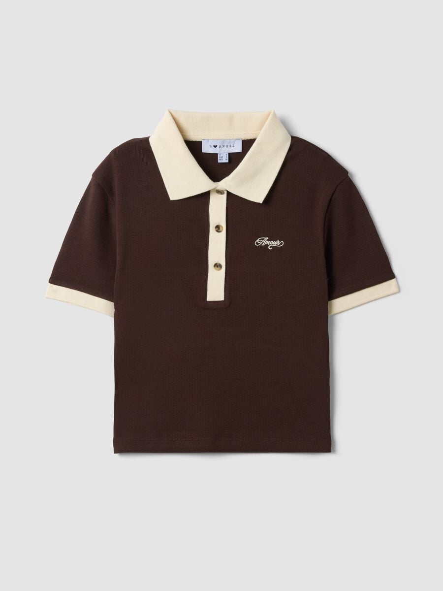 Polo crop marrone in cotone elasticizzato con stampa regular fit_0