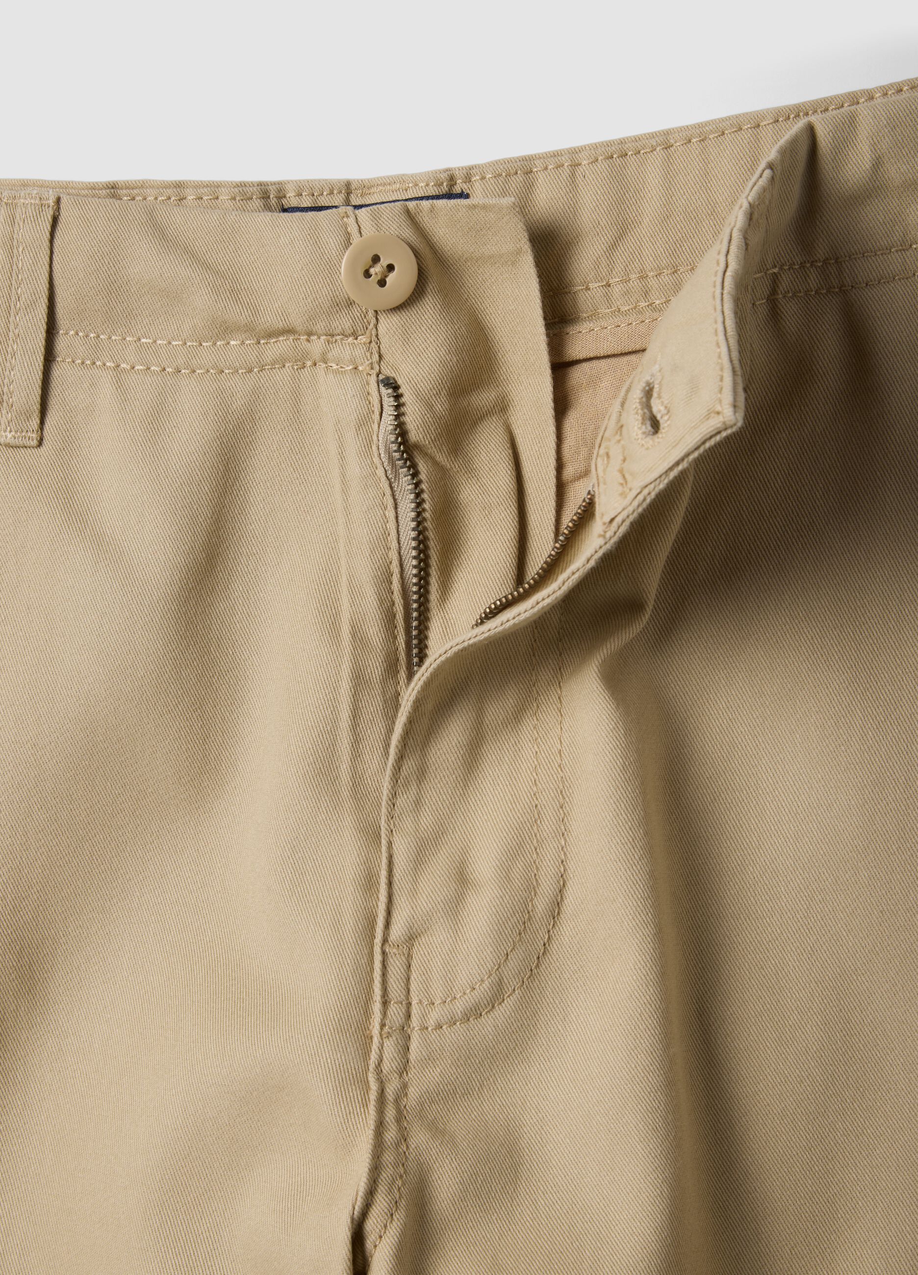 Beige cotton cargo Bermuda shorts, regular fit