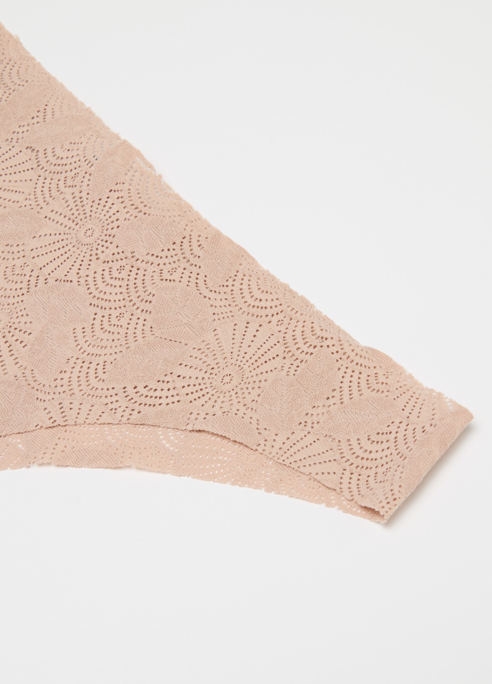 Brazilian-cut briefs in lace with geometric motif