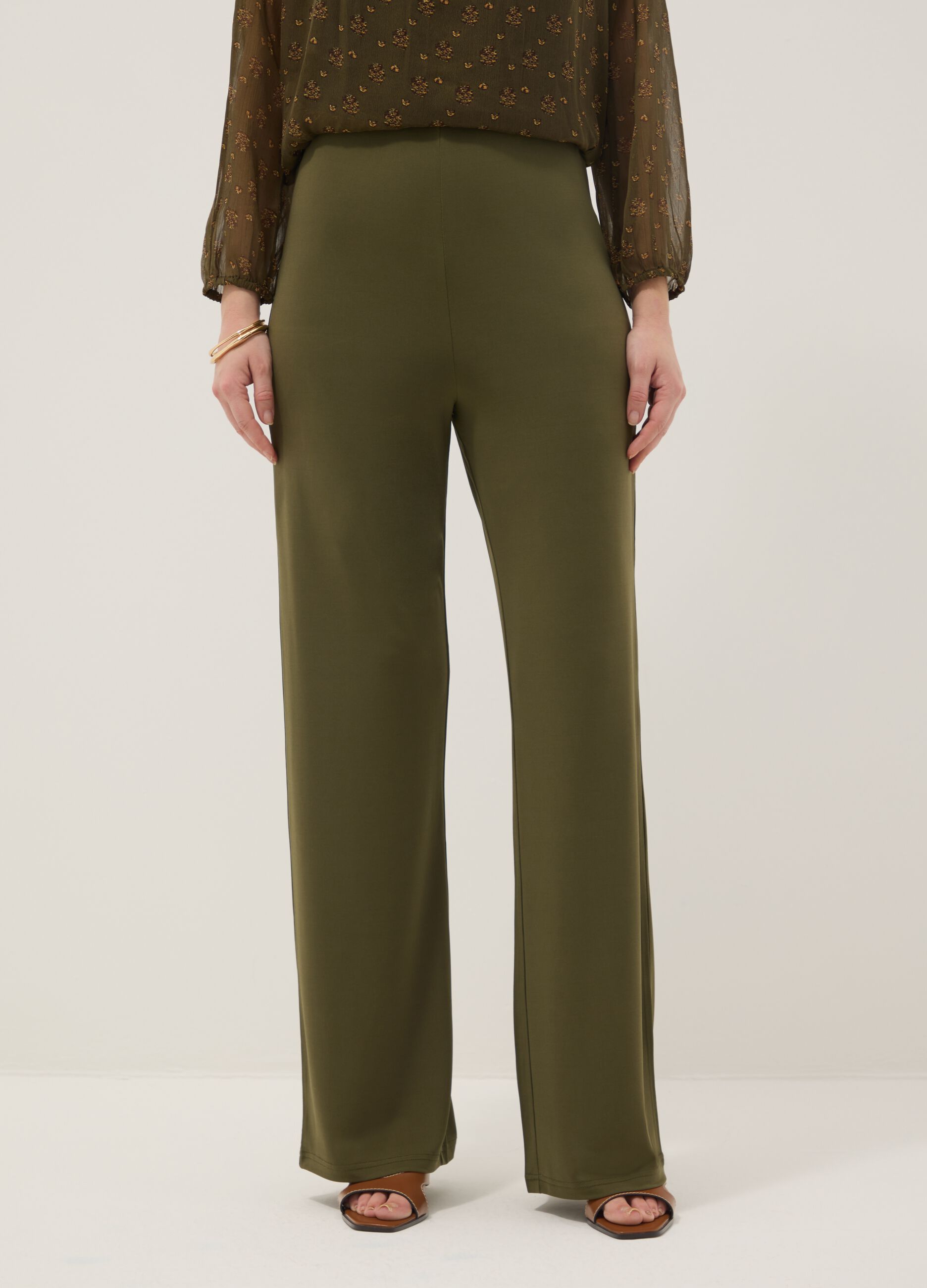 Green relaxed fit maternity trousers in stretch fabric