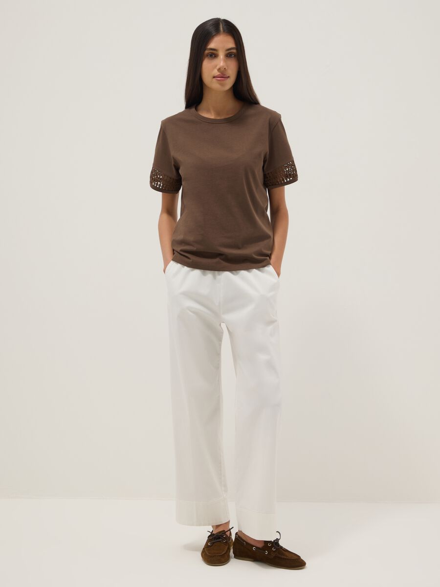 T-shirt marrone in puro cotone con maniche corte_1