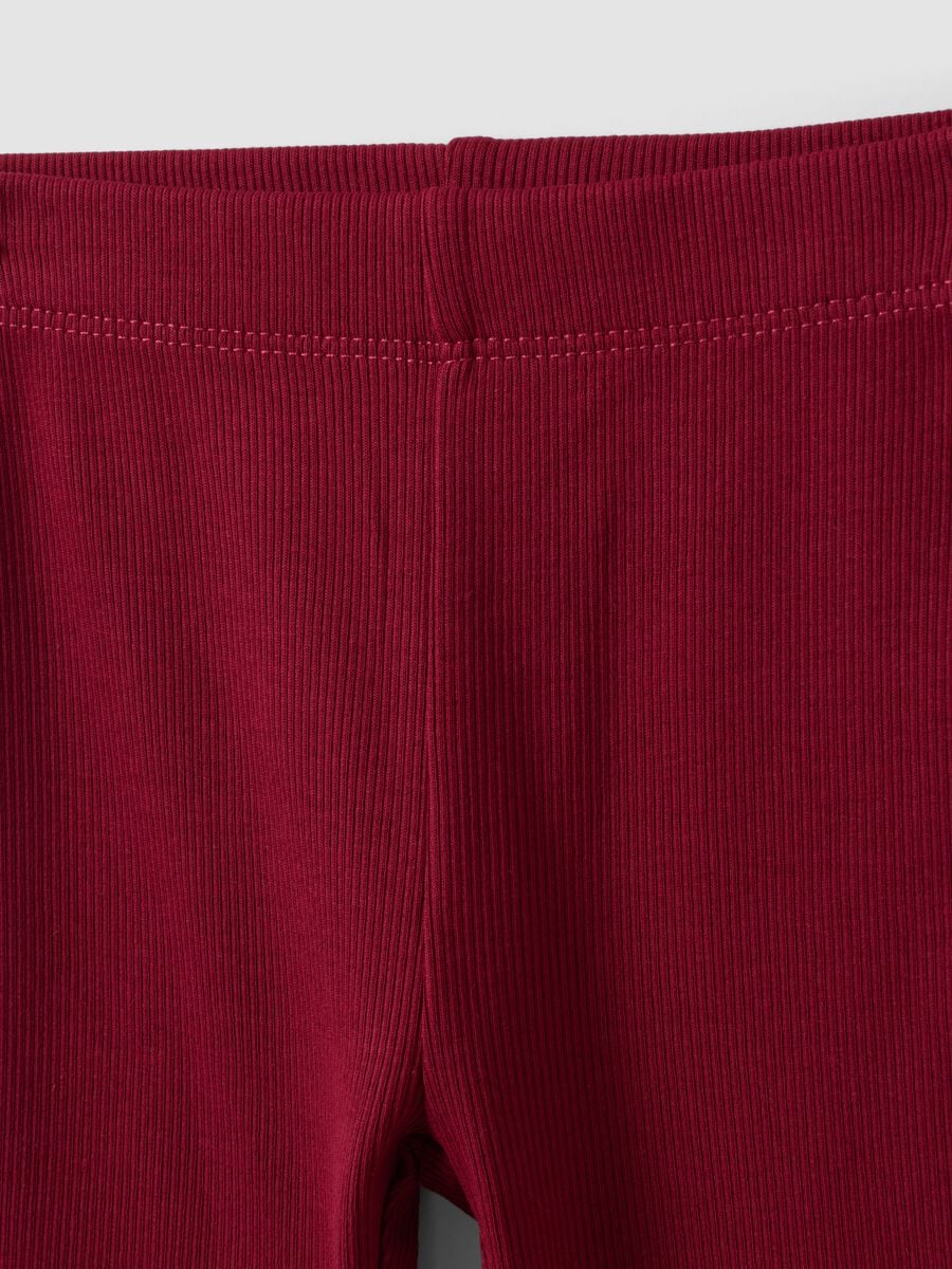 Completo bianco e rosso in cotone elasticizzato con stampa gattino per bimba_2