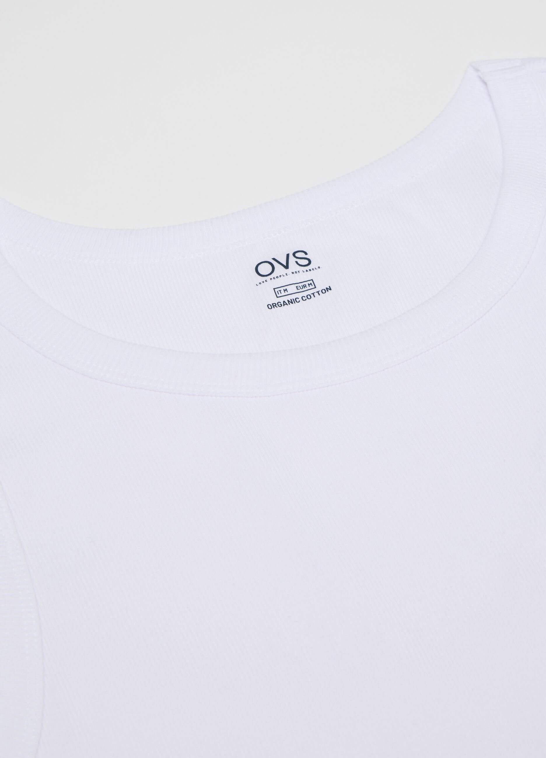 White vest with round ribbed neck