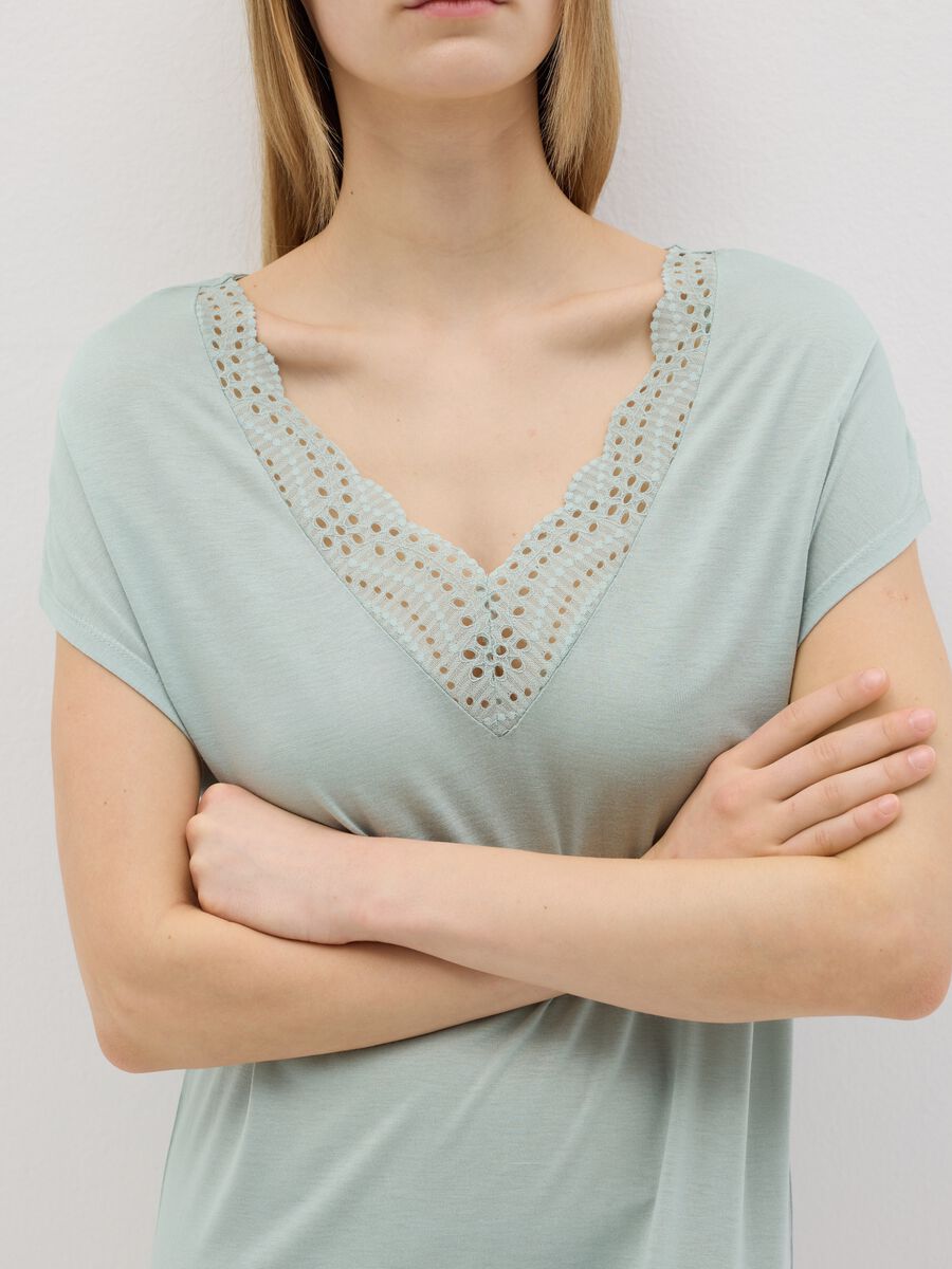 Green nightdress with broderie anglaise insert_3