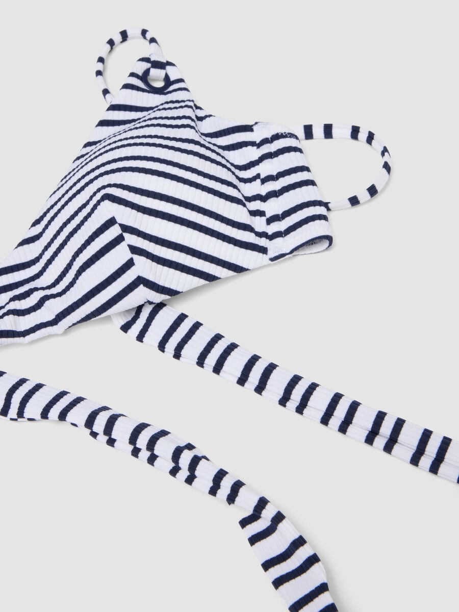 Top bikini blu in tessuto elasticizzato a righe_1