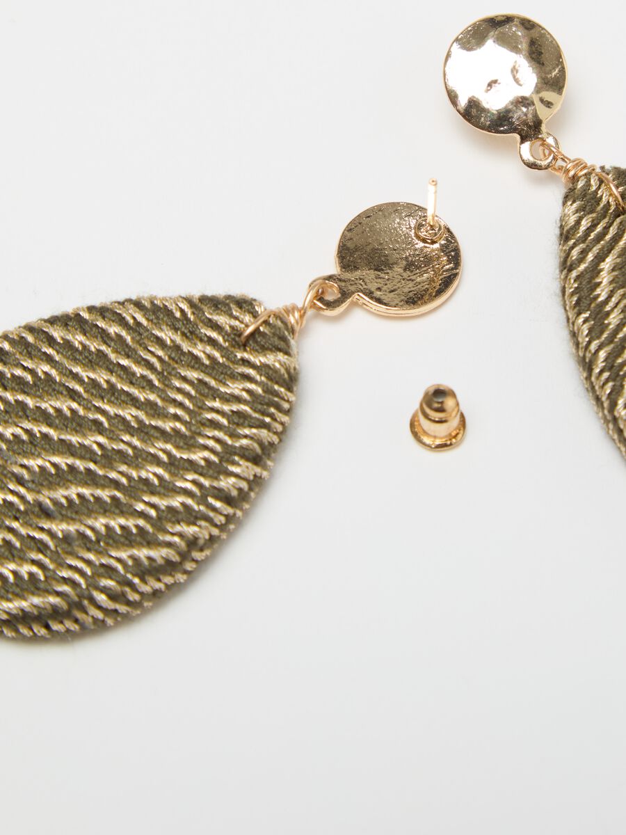 Earrings with teardrop pendants_2