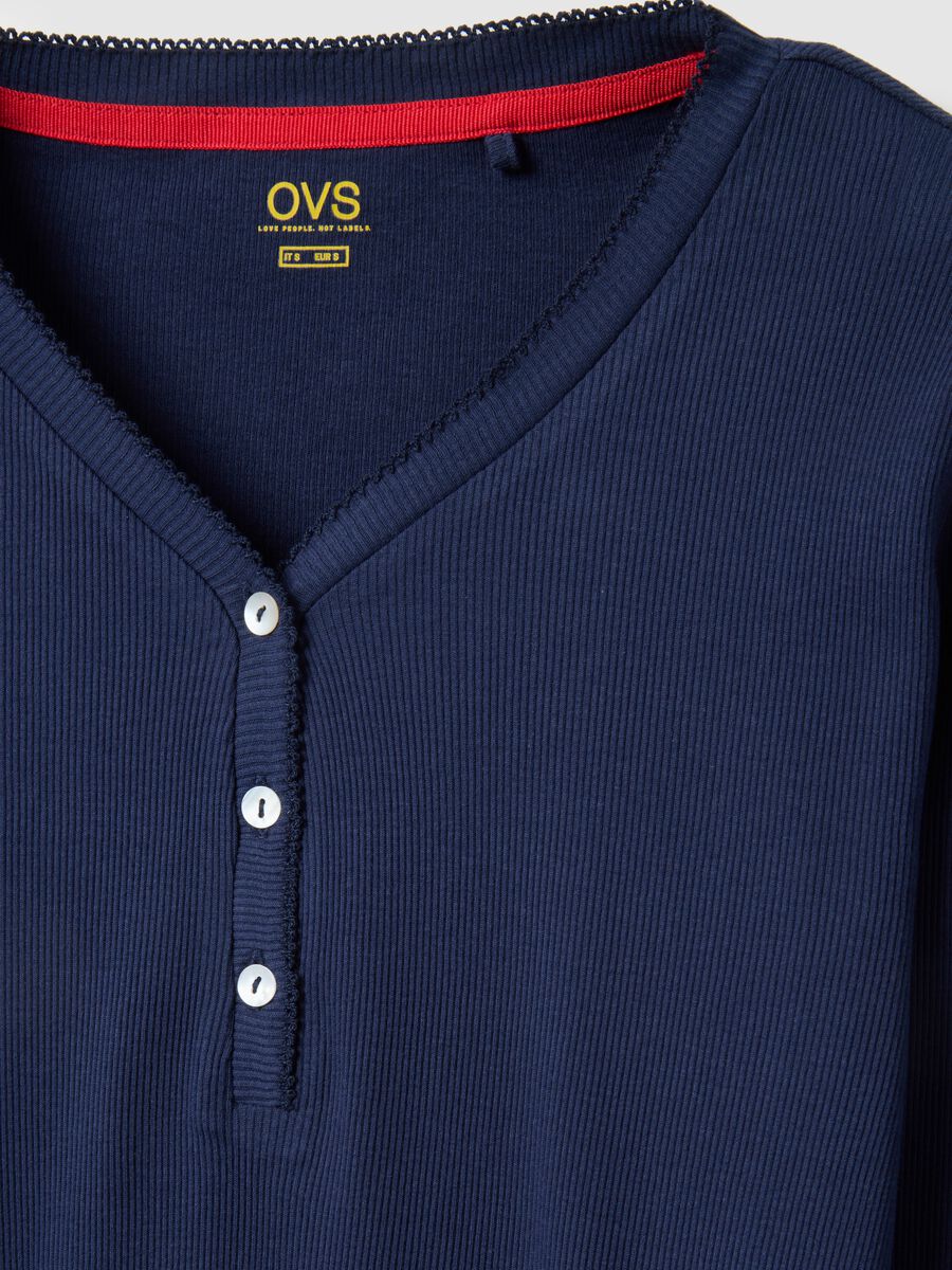 Maglia a maniche lunghe in puro cotone blu regular fit con collo serafino_5