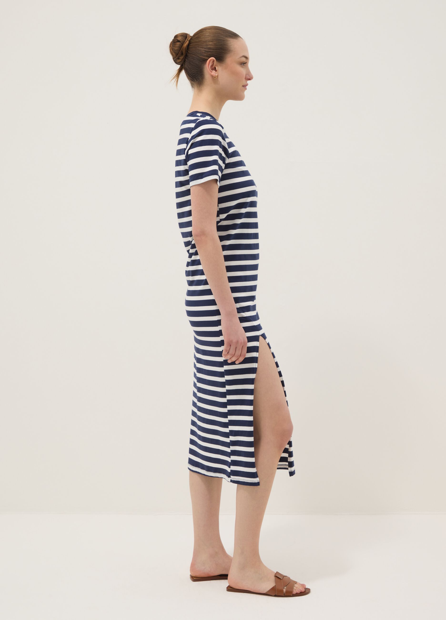 Abito maxi blu in cotone elasticizzato a righe