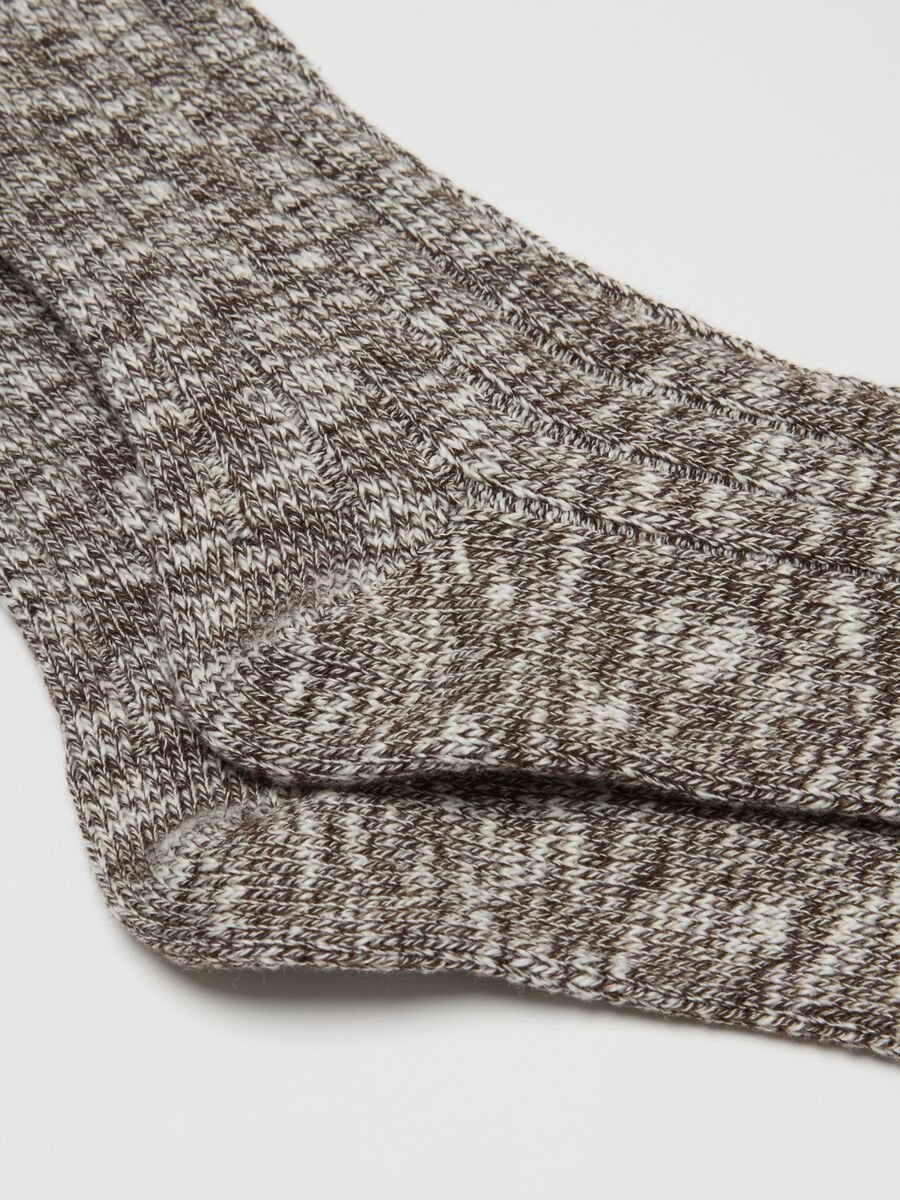 White and brown spun cotton blend socks_1