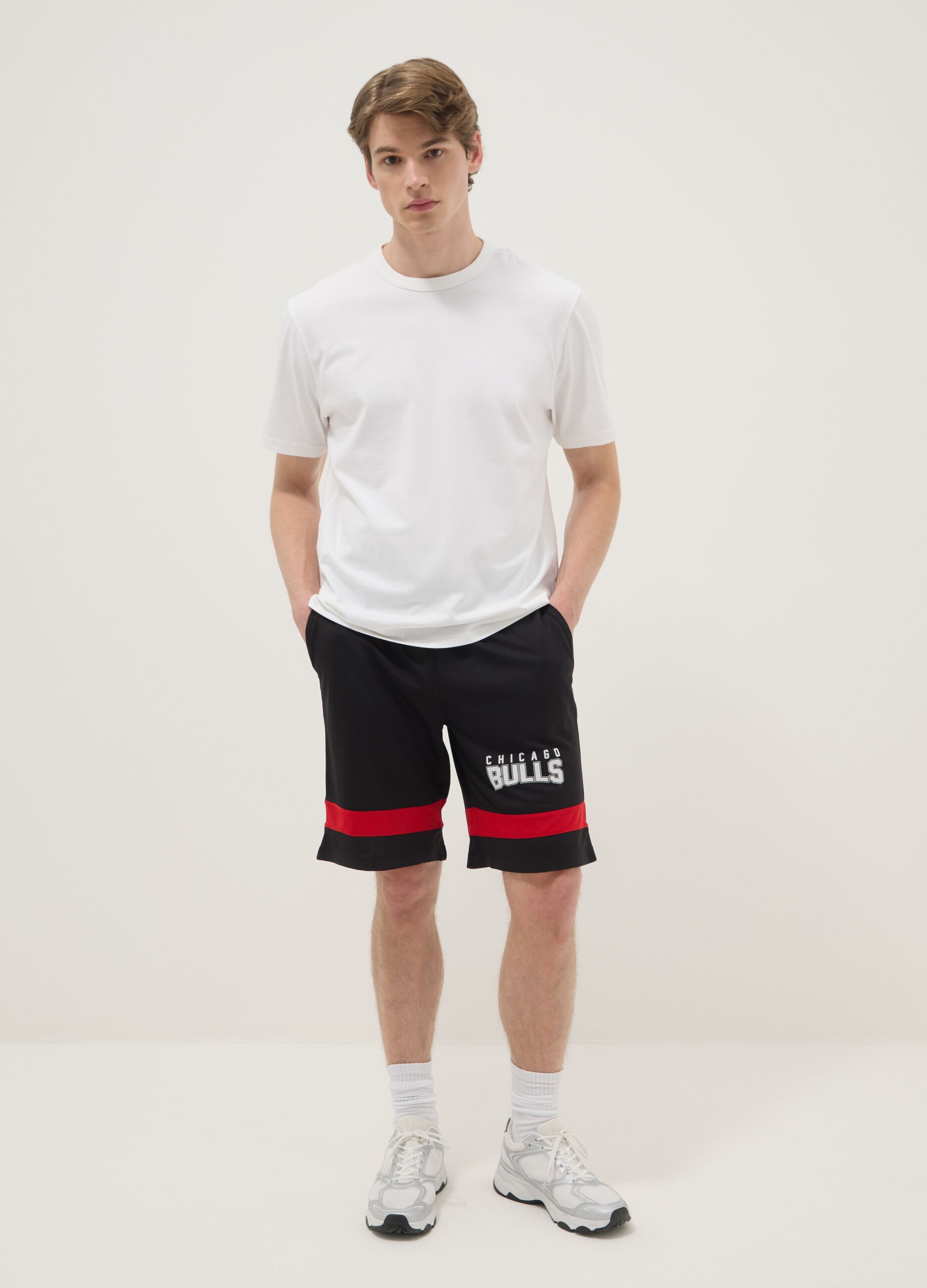 Multicolour pure cotton shorts with Chicago Bulls logo