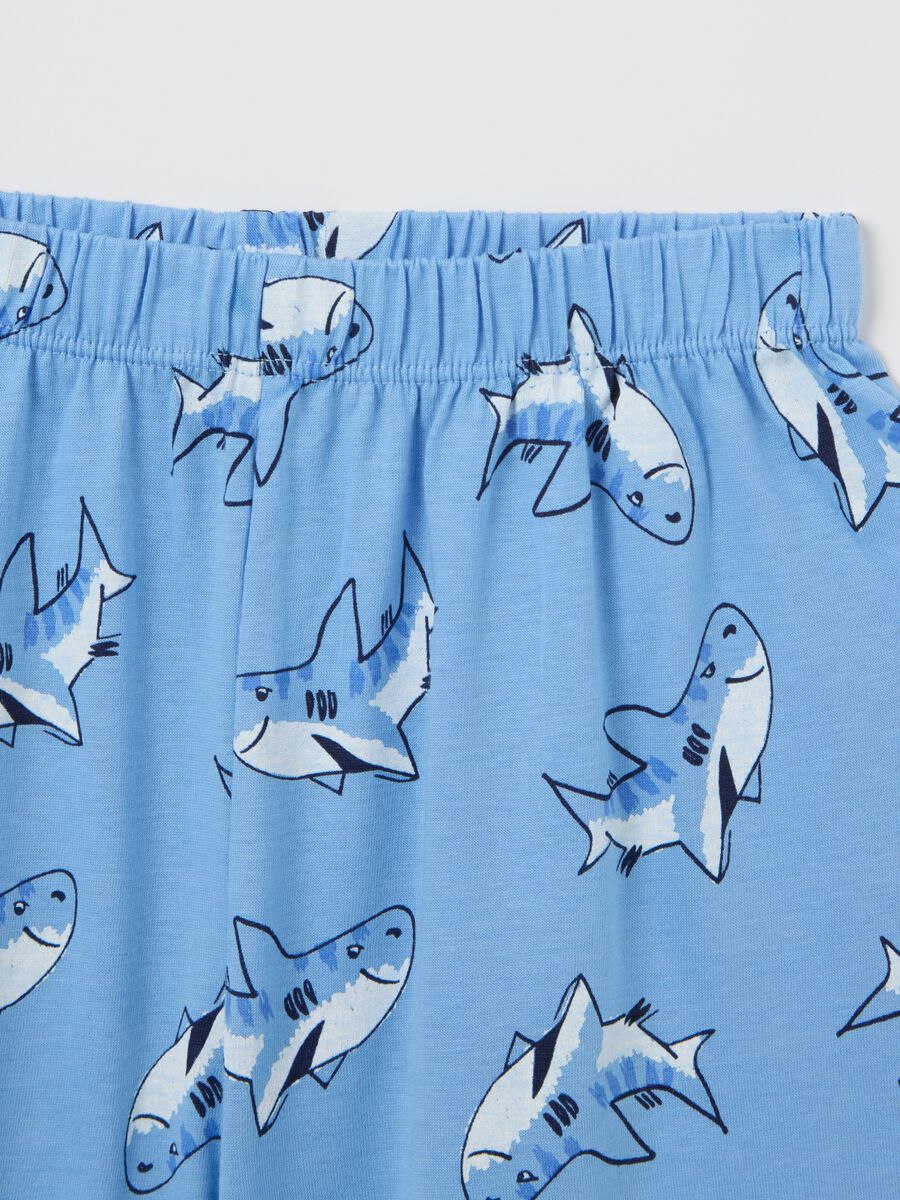 Pigiama azzurro in cotone con stampa squali_3
