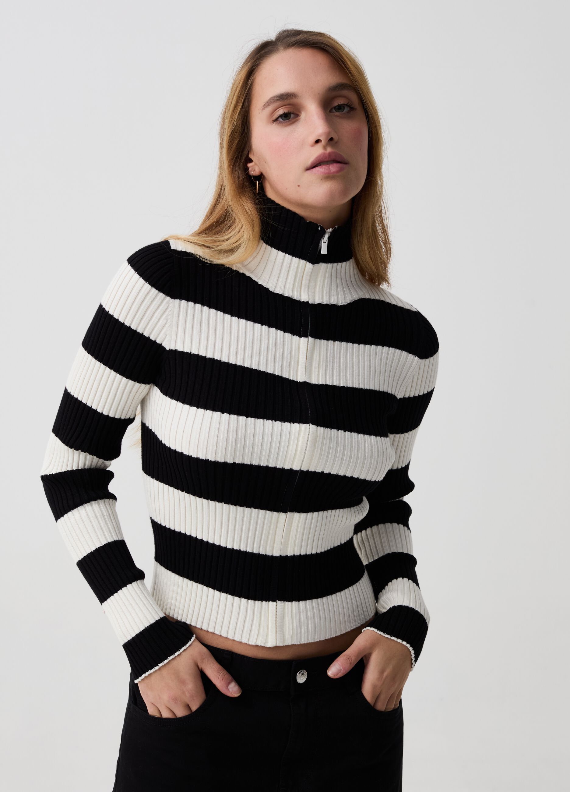 Full-zip ribbed cardigan with striped pattern