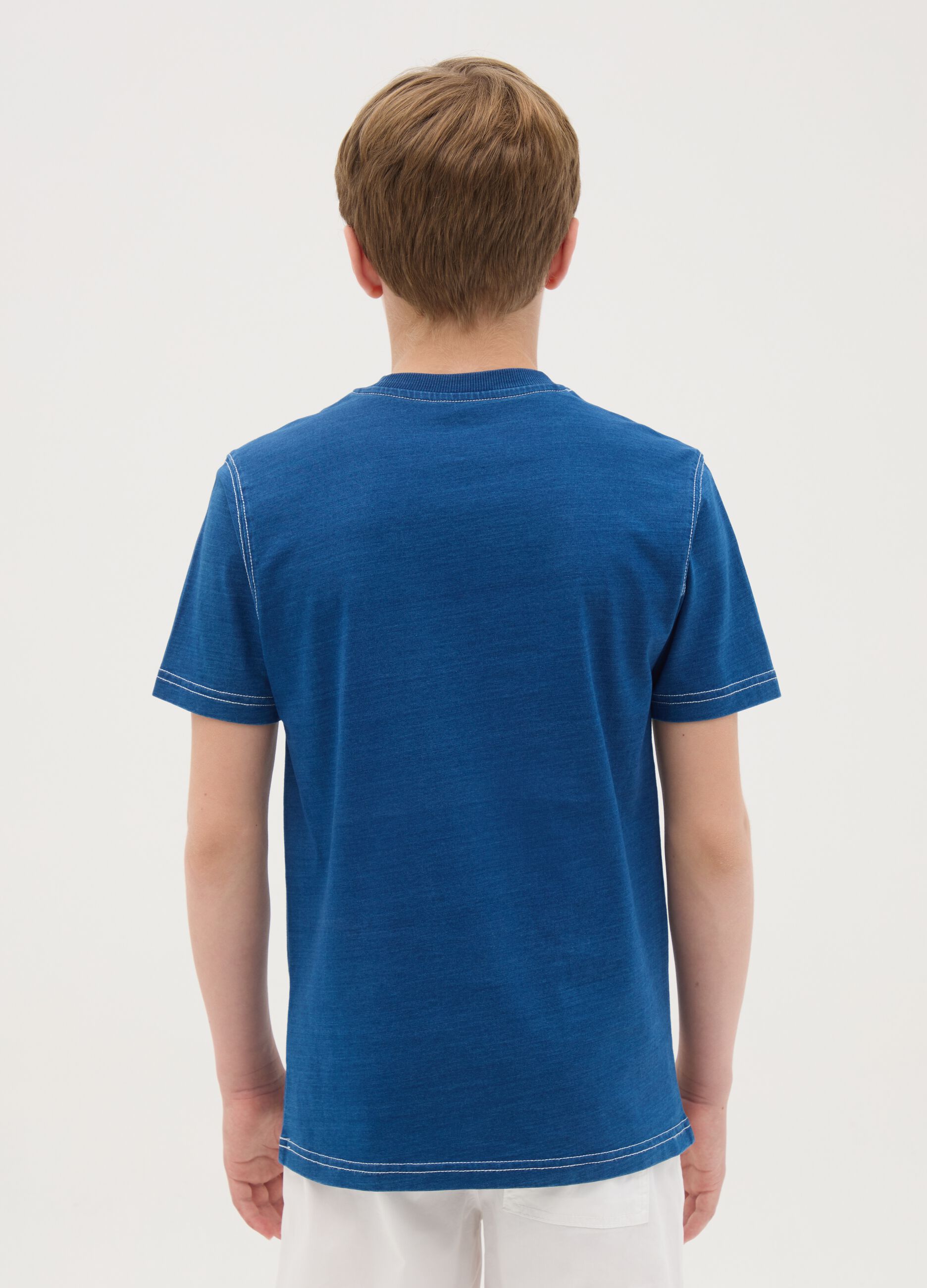 Boys’ blue over-fit T-shirt with pocket in 100% cotton