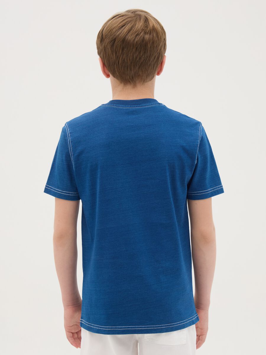 T-shirt da ragazzo in puro cotone blu over fit con tasca_2