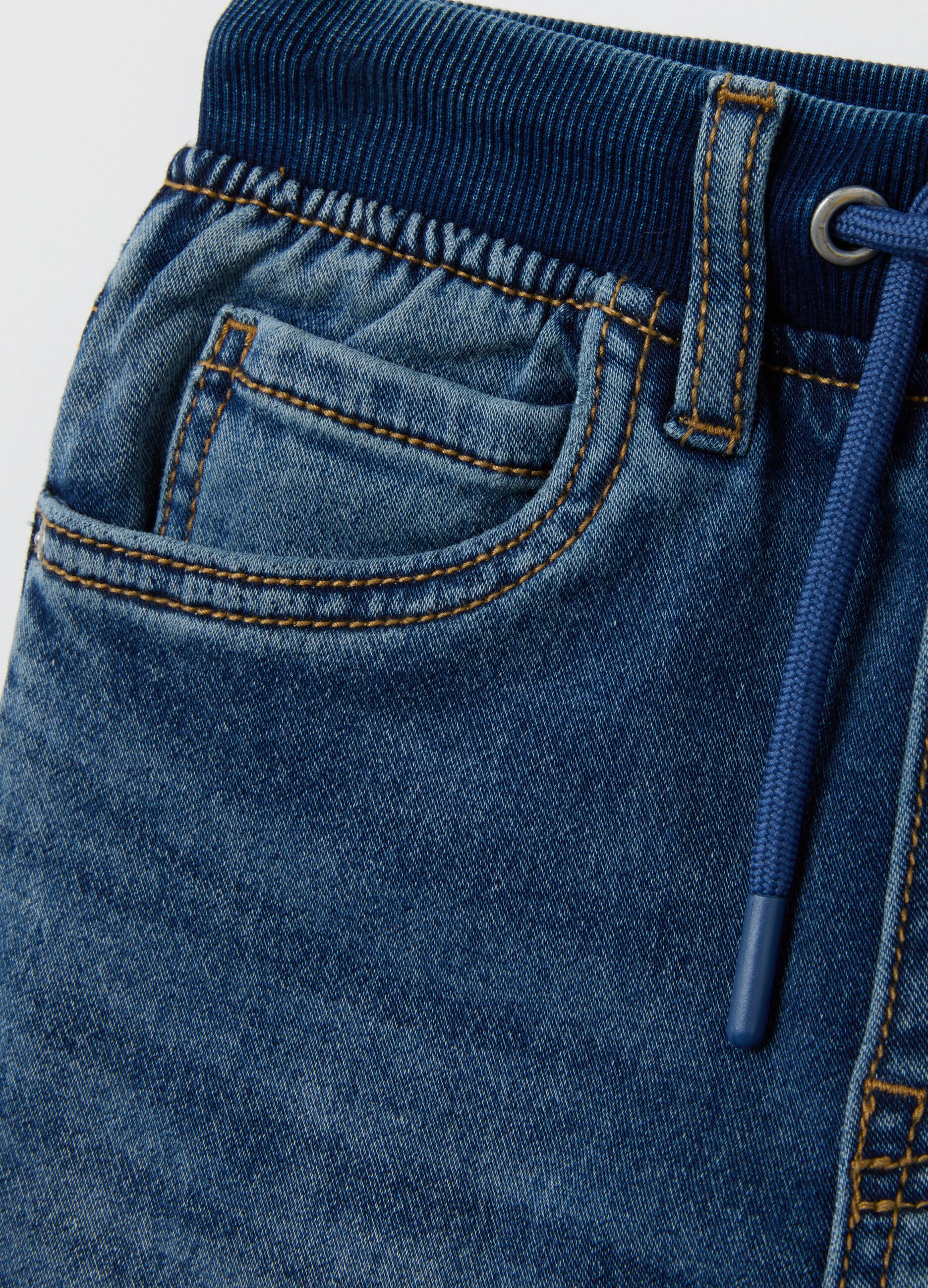 Jeans da bambino in misto cotone blu elasticizzato