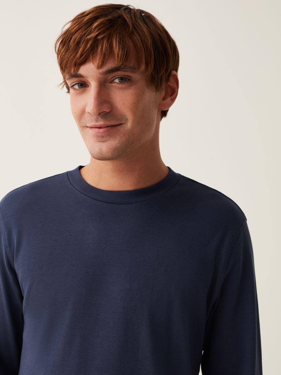Long-sleeved T-shirt with round neck_0