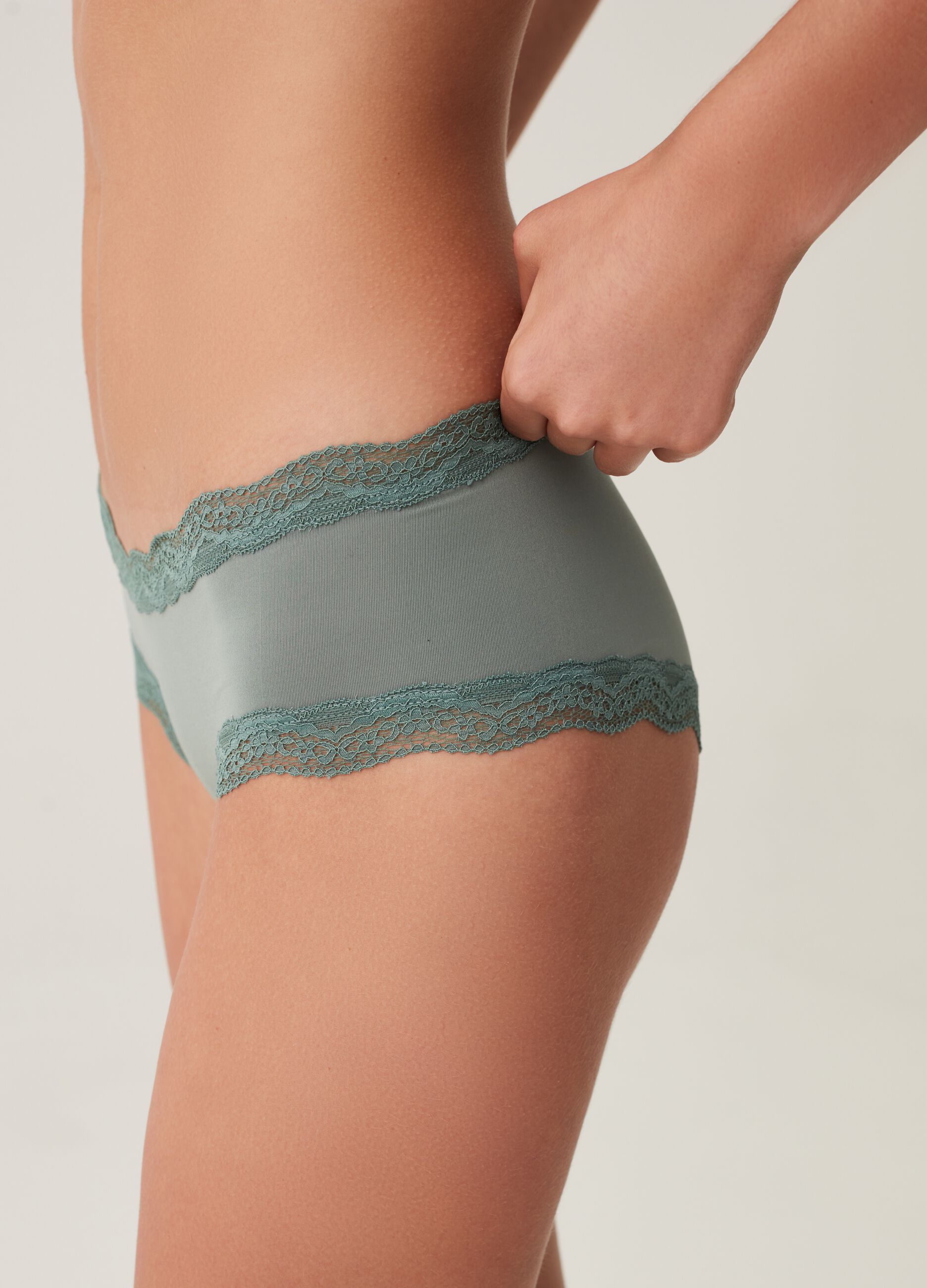 Culotte in microfibra con profili in pizzo