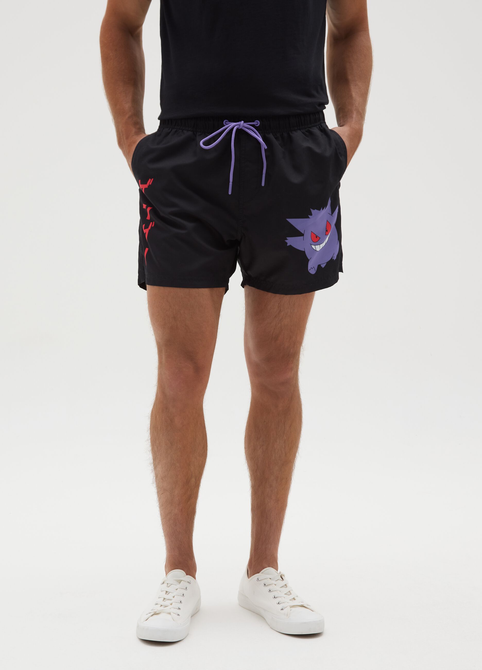 Shorts da uomo in nero con stampa Pokémon