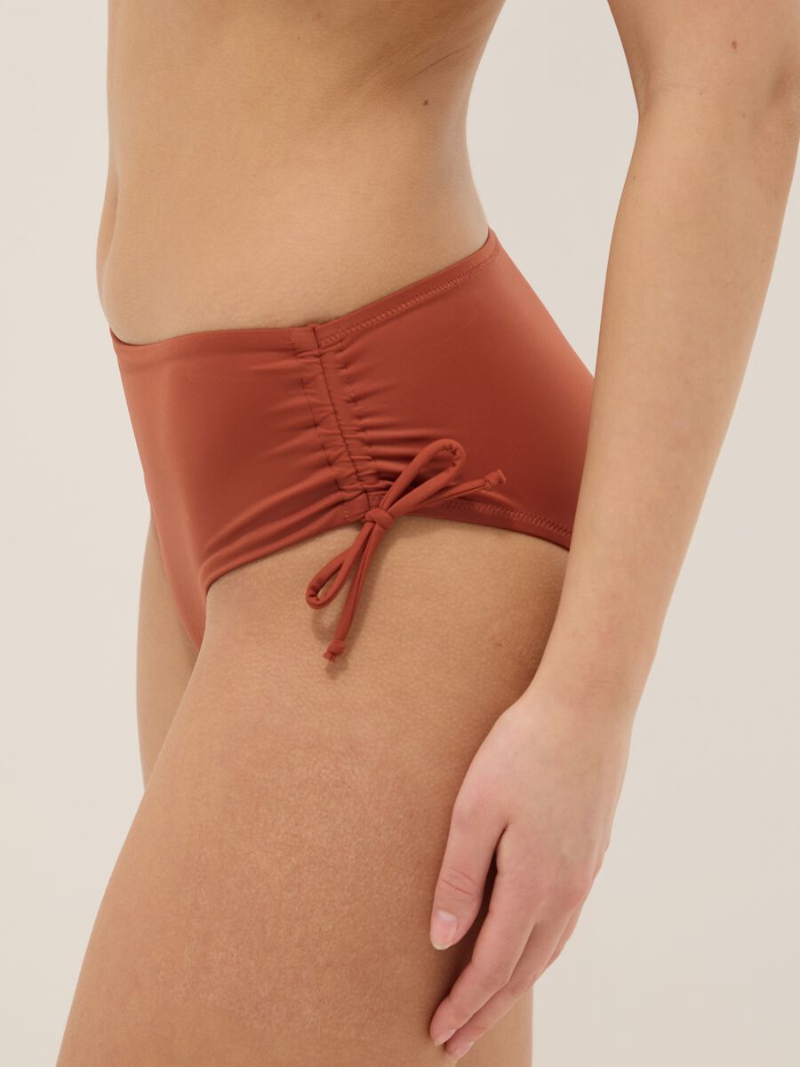 Slip da mare elasticizzato arancioni con dettagli arricciati_4