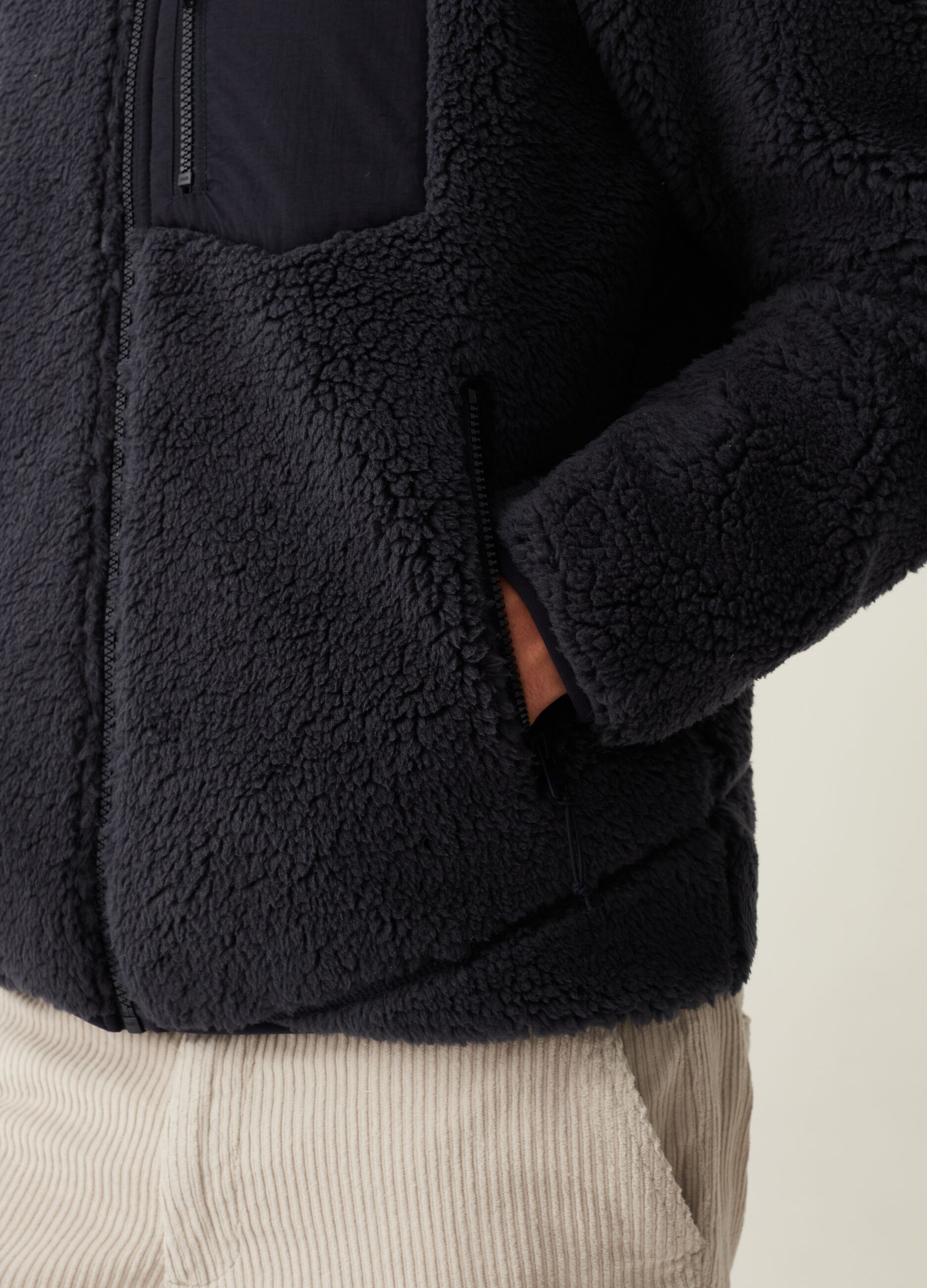 Full-zip in sherpa con tasche_3