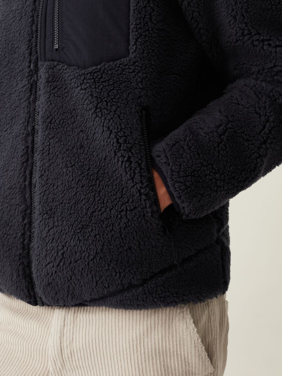 Full-zip in sherpa con tasche_3
