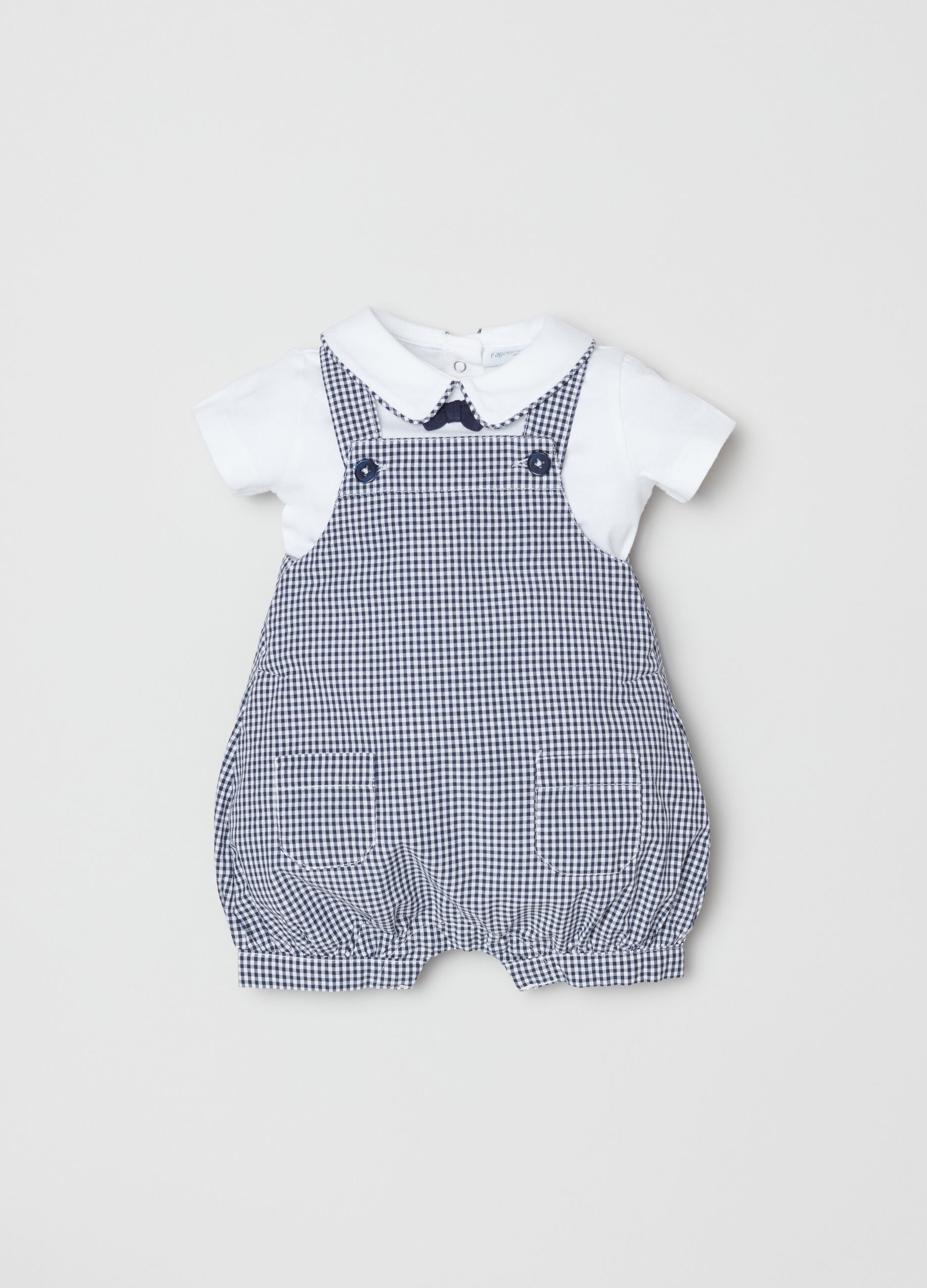 T-shirt and dungarees set in gingham cotton