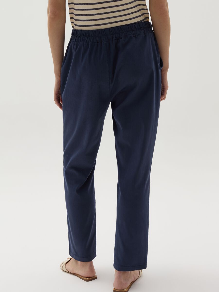 Cigarette trousers with darts_2