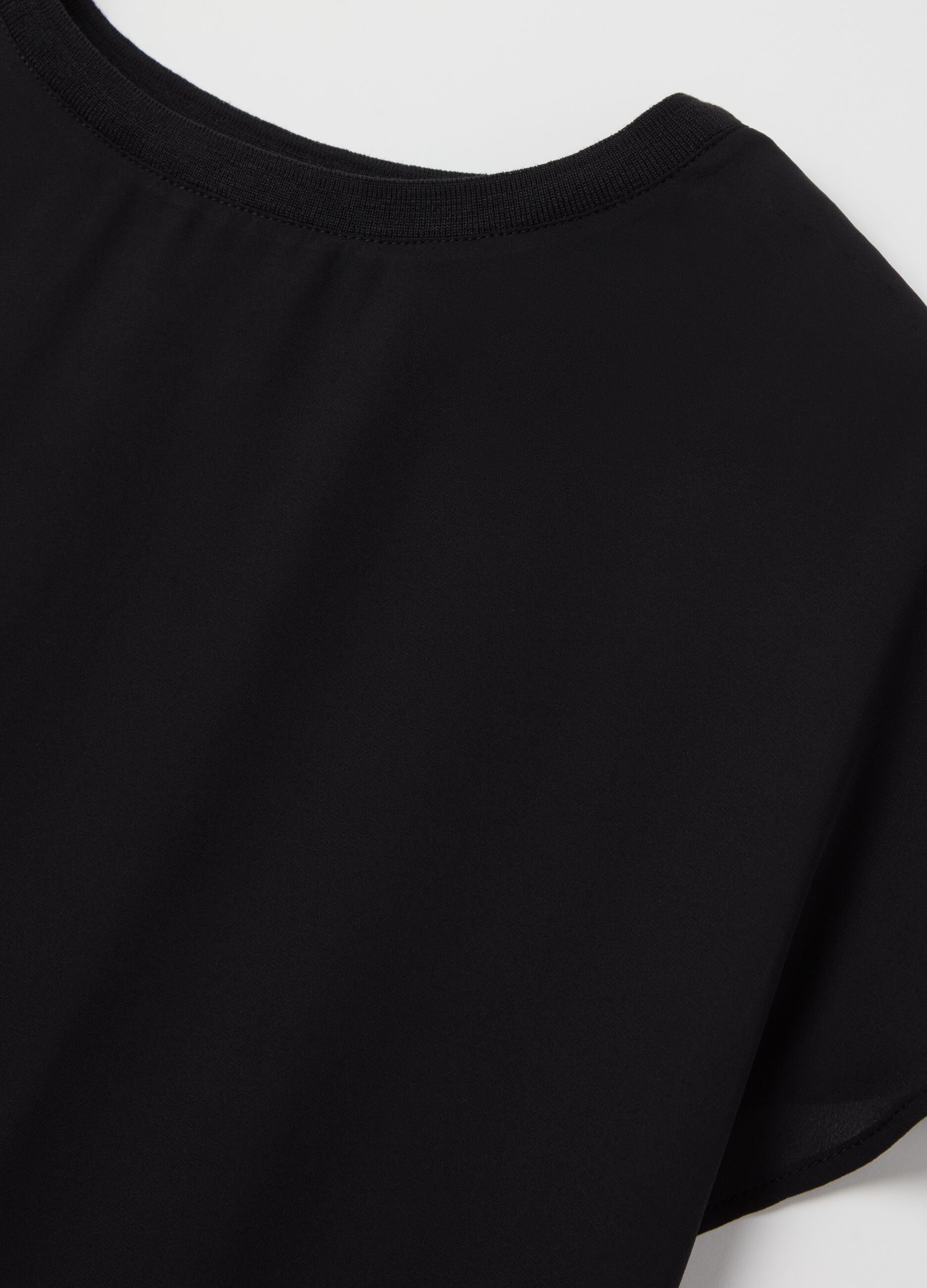 Solid colour blouse in crêpe