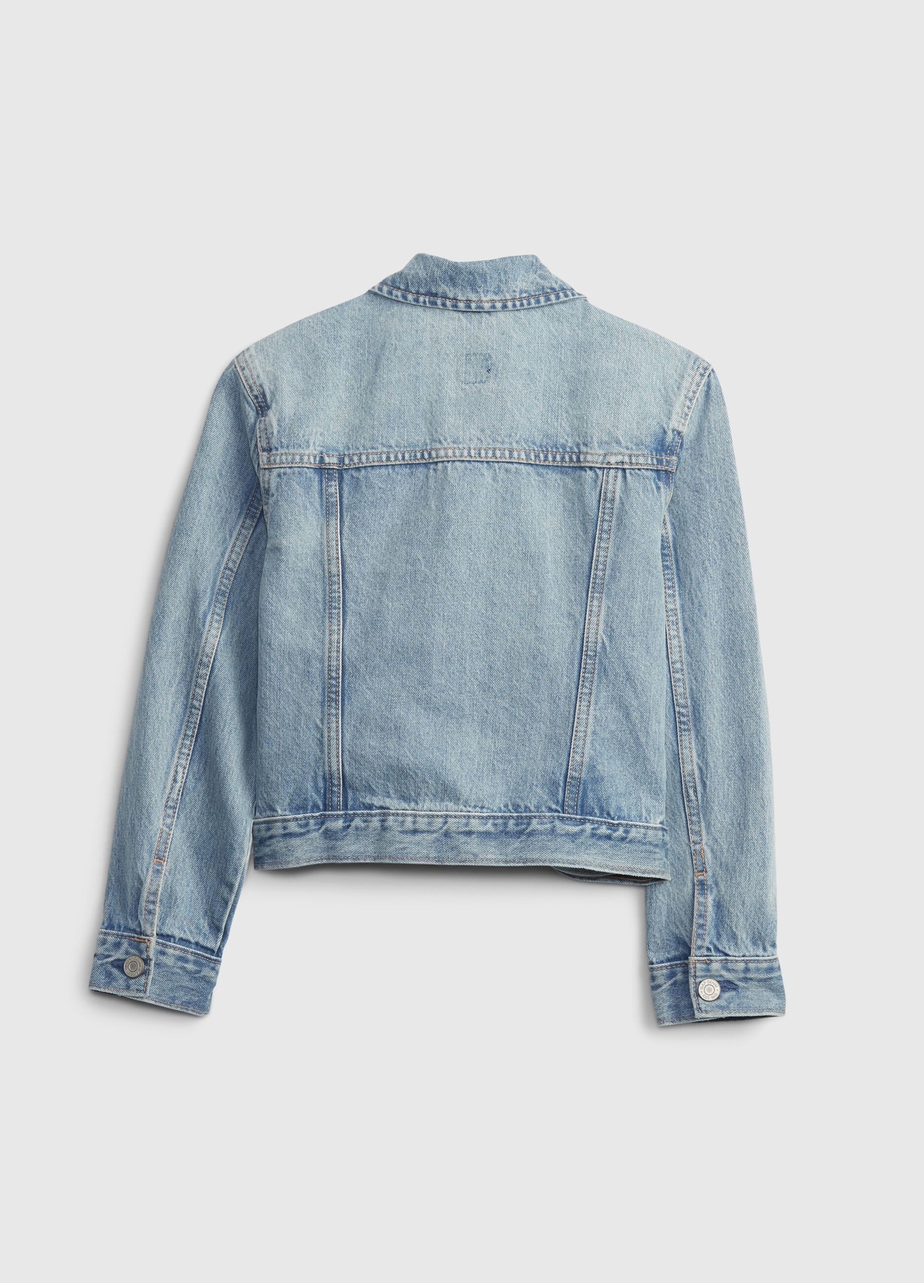 Denim jacket with pockets