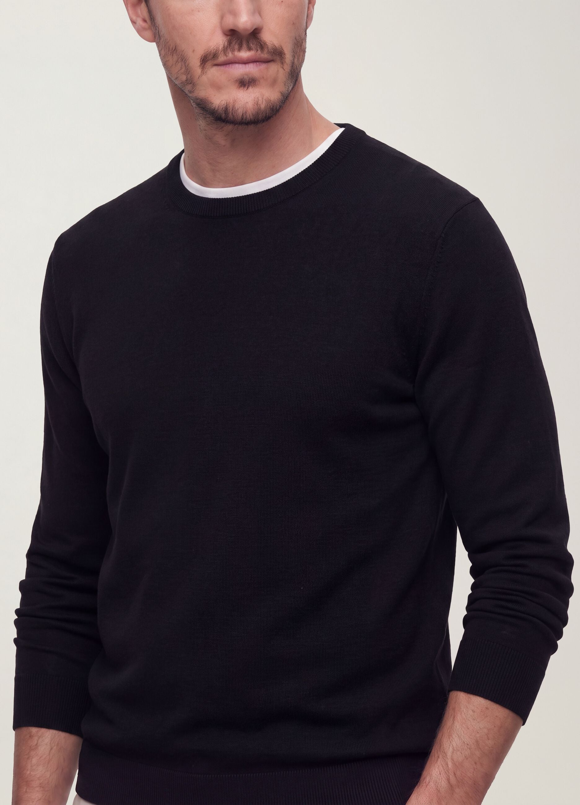 Black crew-neck viscose-blend jumper, regular fit